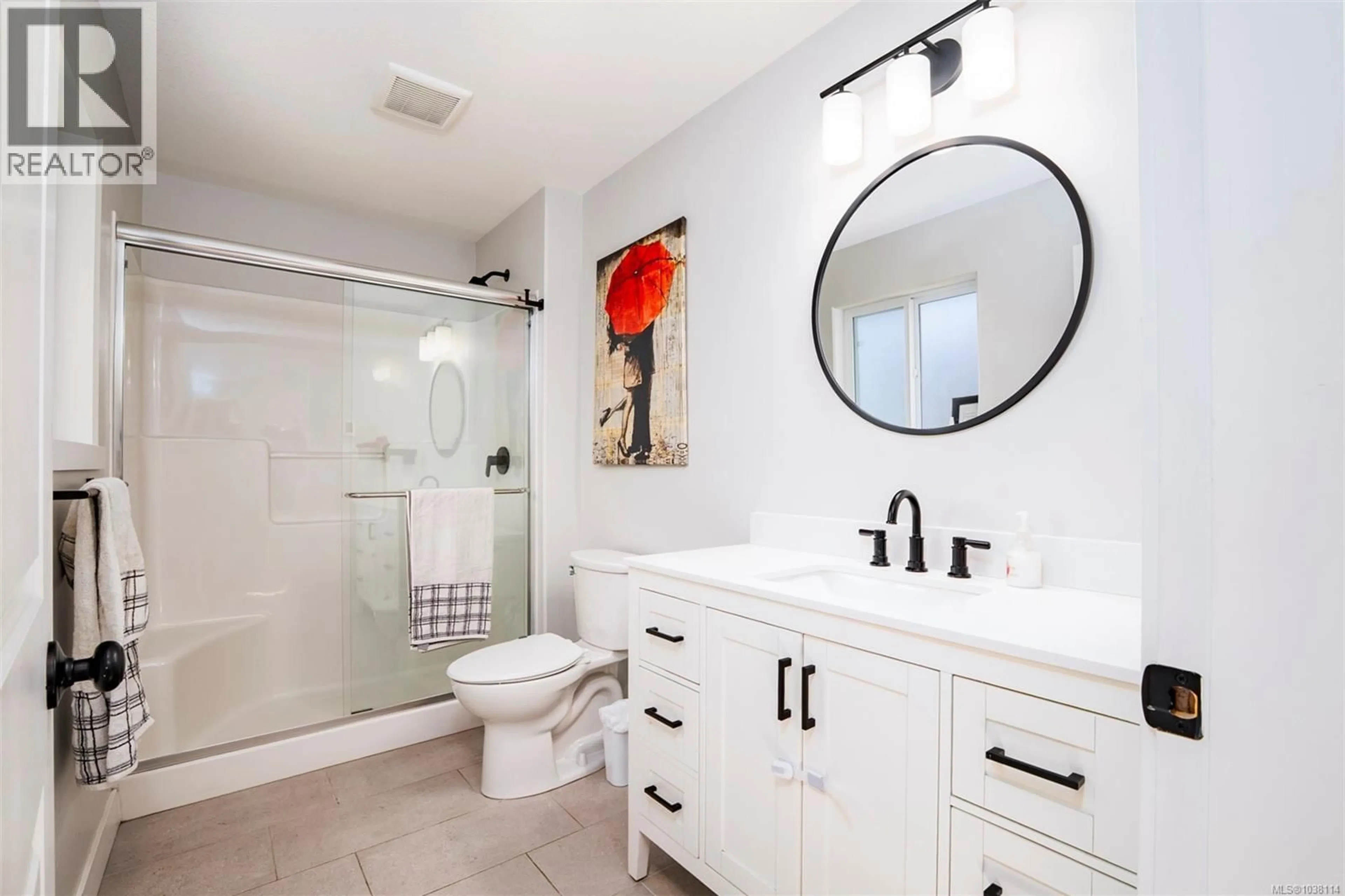 Contemporary bathroom, ceramic/tile floor for 3238 MALCOLM ROAD, Chemainus British Columbia V0R1K2