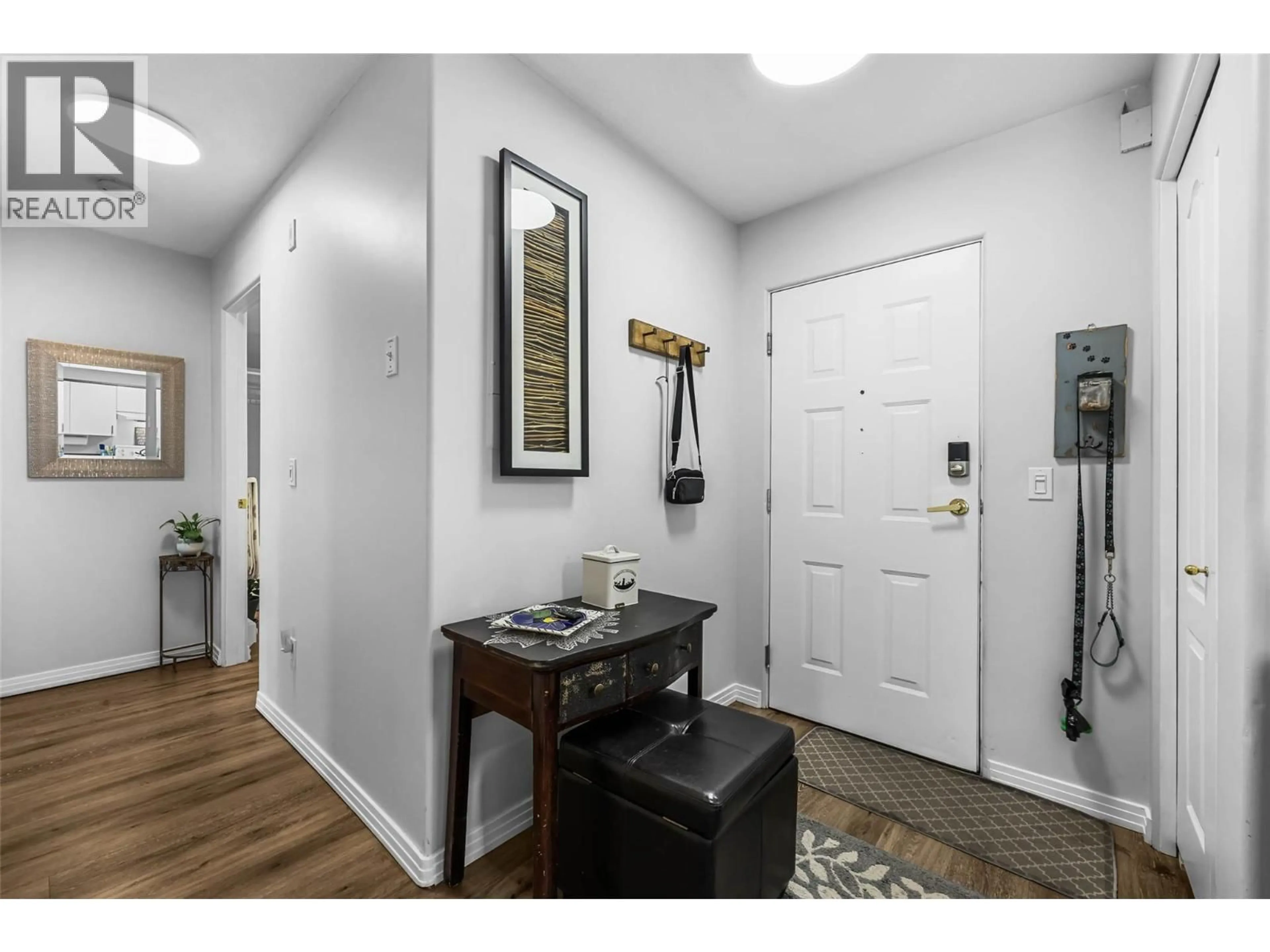 Indoor entryway for 202 - 554 SEYMOUR STREET, Kamloops British Columbia V2C2G9