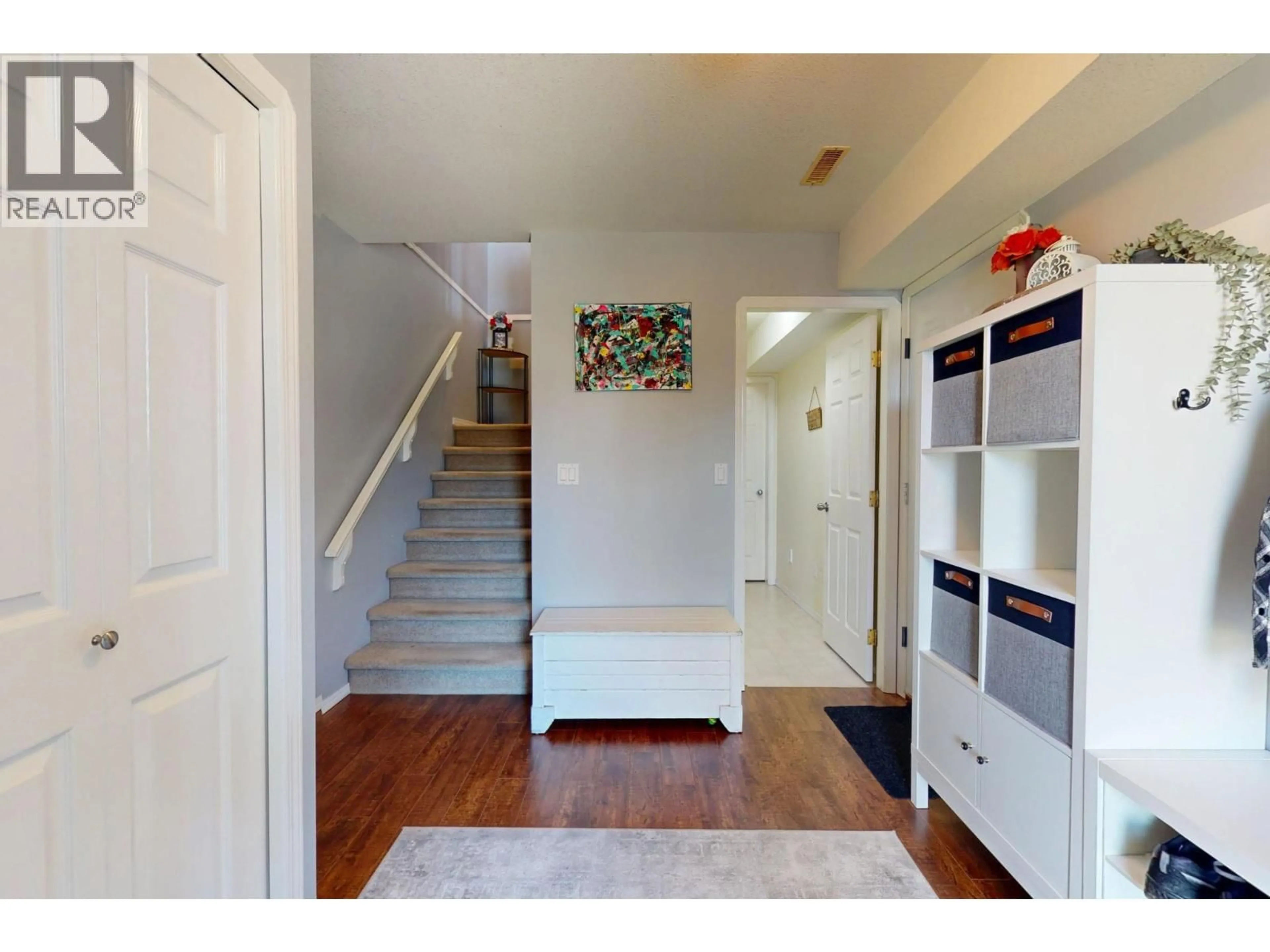 Indoor entryway for 448 WIGGLESWORTH CRESCENT, Rutland British Columbia V1X7N1