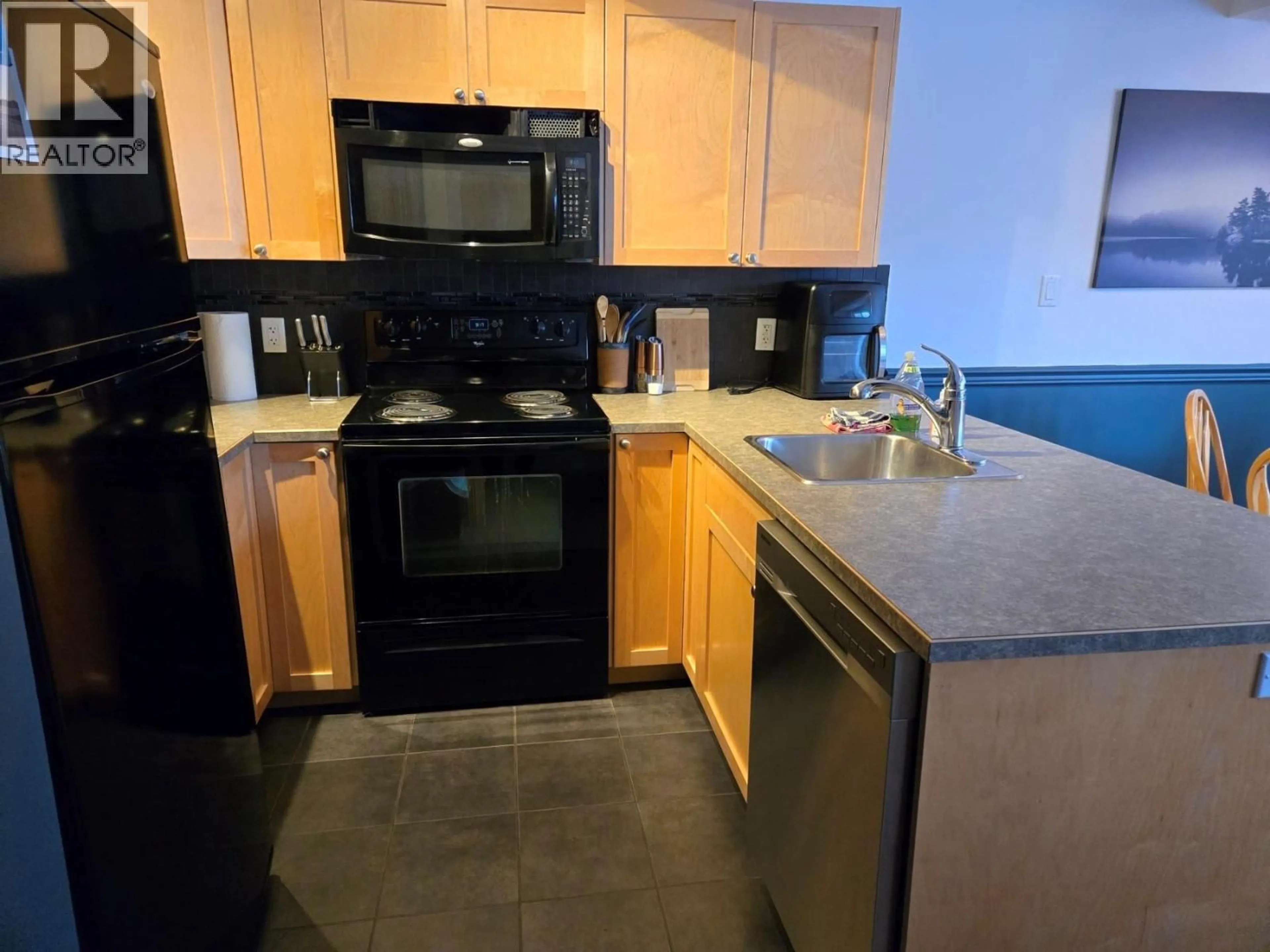 Standard kitchen, unknown for 310 - 2030 PANORAMA DRIVE, Panorama British Columbia V0A1T0