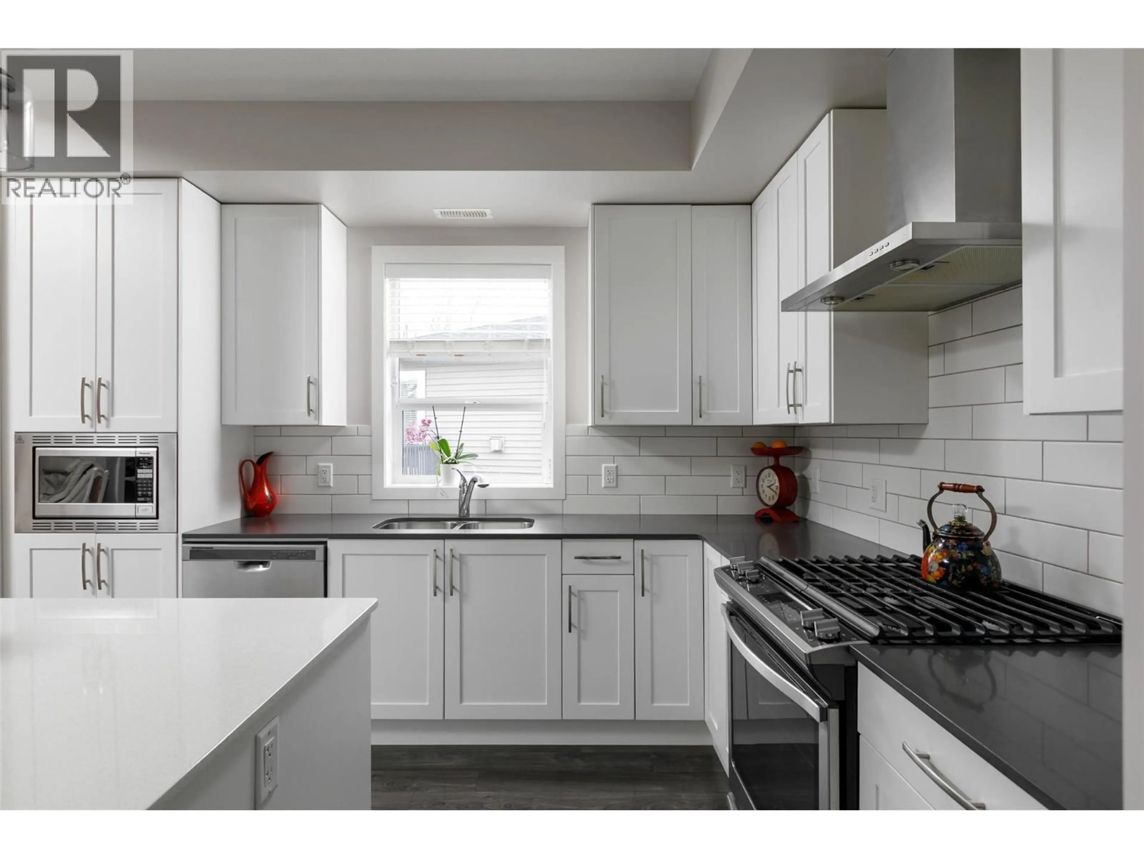Standard kitchen, unknown for 64 - 680 OLD MEADOWS ROAD, Kelowna British Columbia V1W5J2