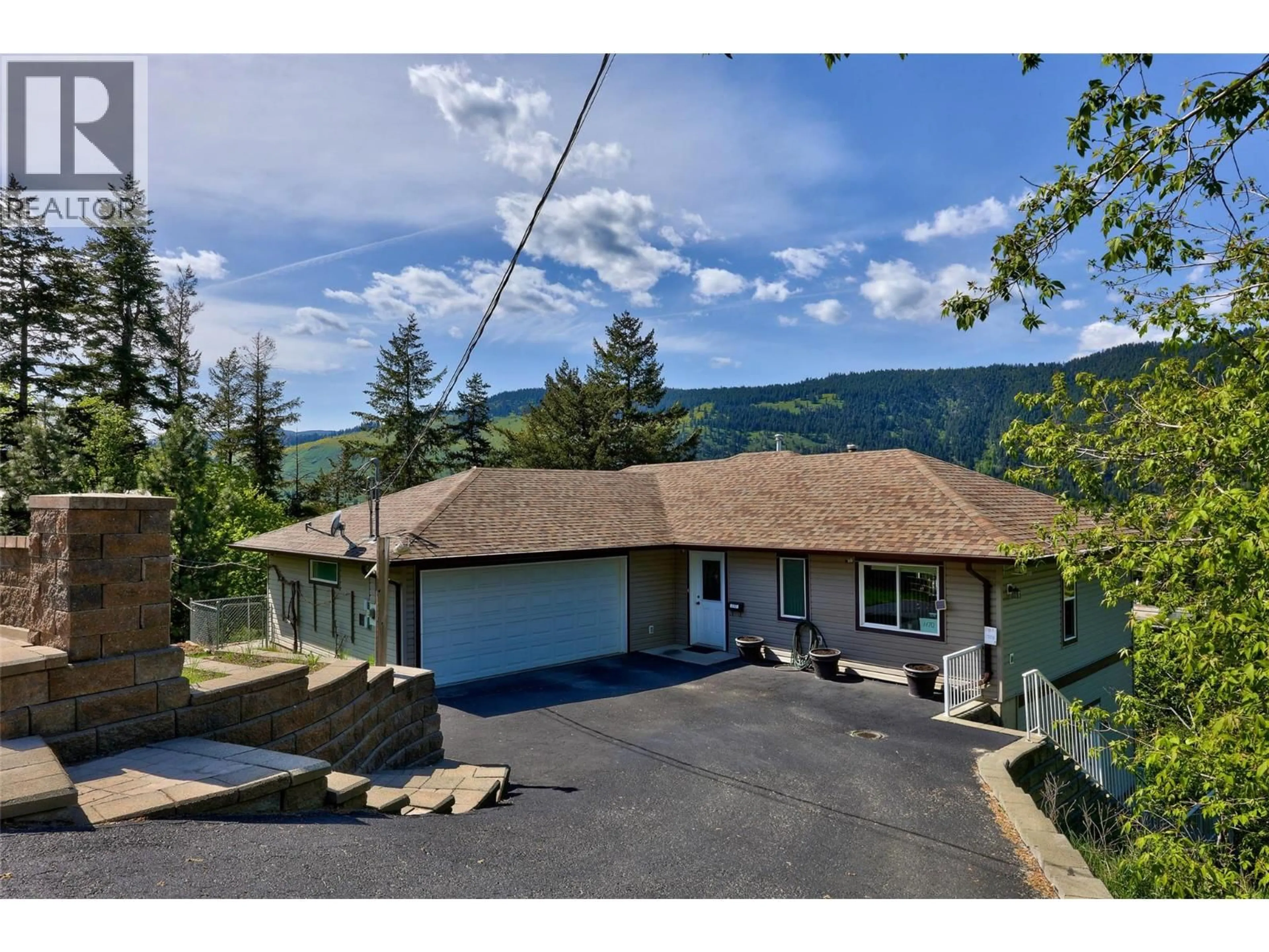 A pic from outside/outdoor area/front of a property/back of a property/a pic from drone, mountain view for 1170 MONTGOMERY PLACE, Chase British Columbia V0E1M0