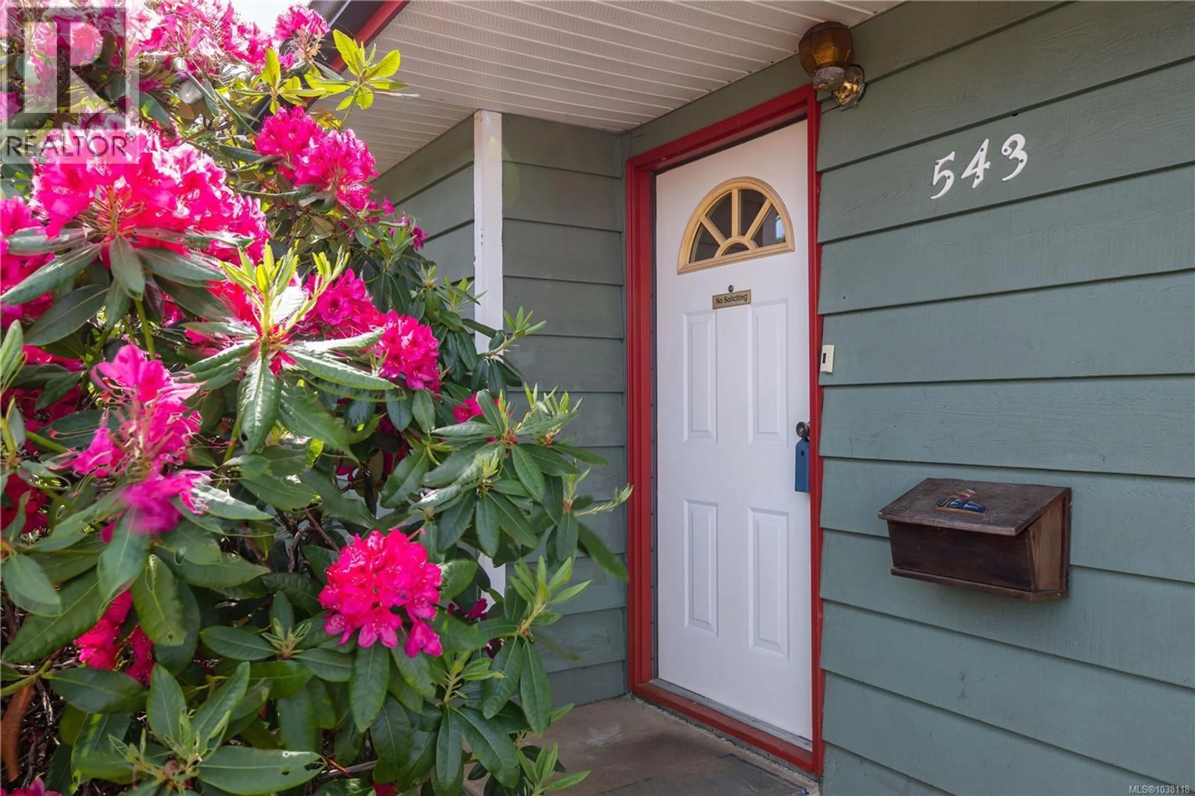 Indoor entryway for 543 GRAYSON ROAD, Campbell River British Columbia V9W6K3