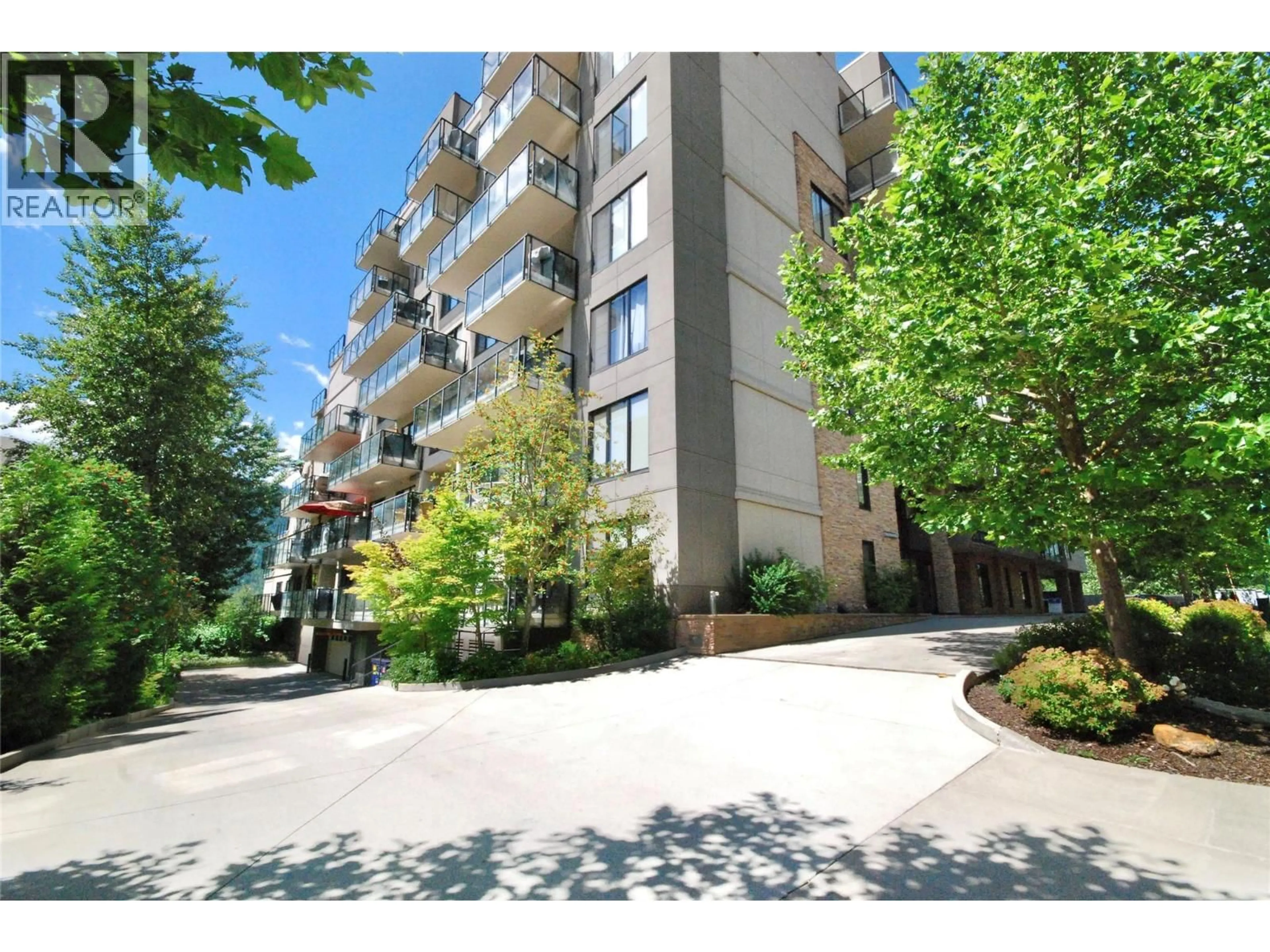 Patio, street for 408 - 326 MARA LAKE LANE, Sicamous British Columbia V0E2V1