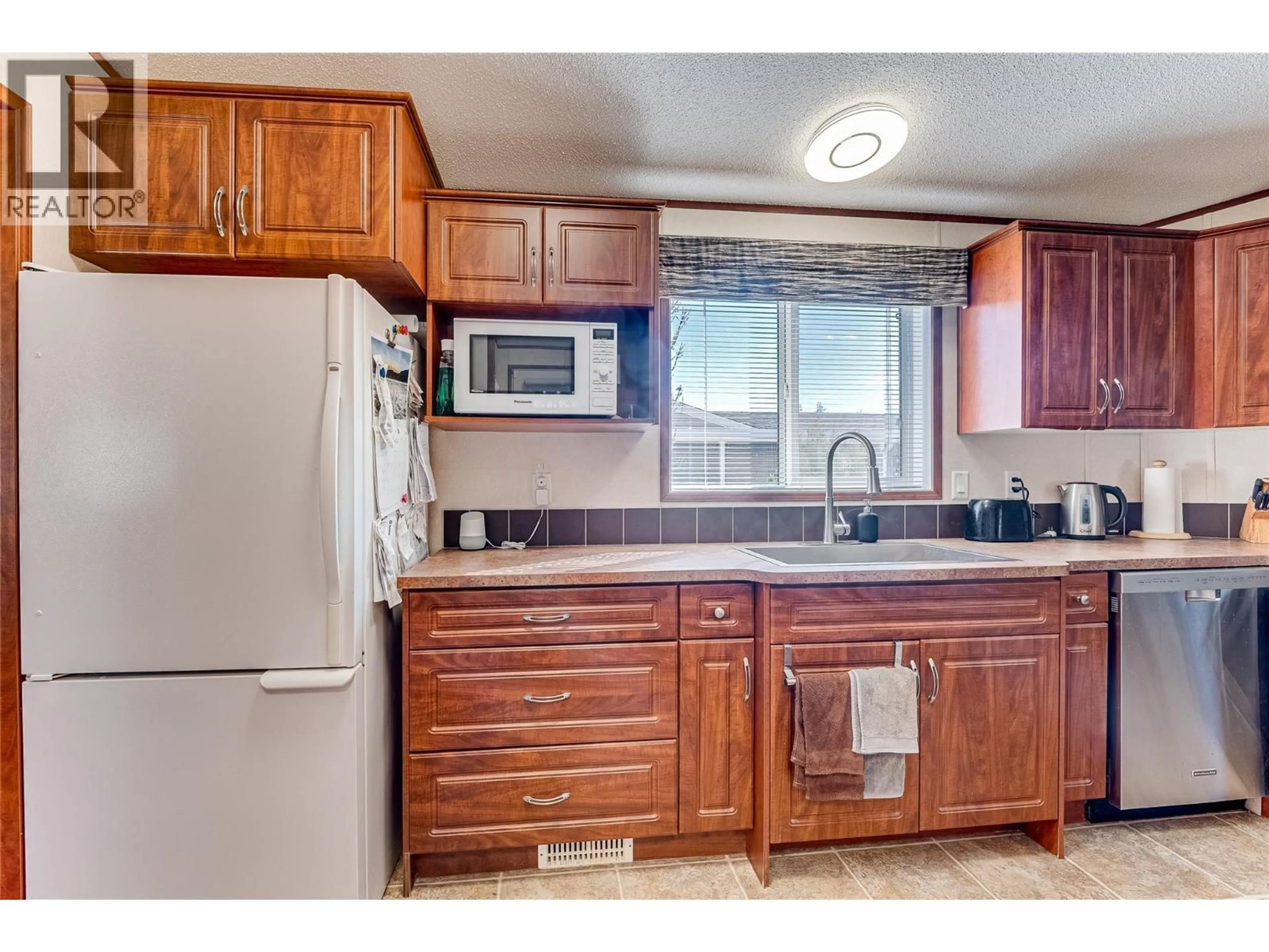 Standard kitchen, unknown for 91 - 12560 WESTSIDE ROAD, Vernon British Columbia V1H1S9