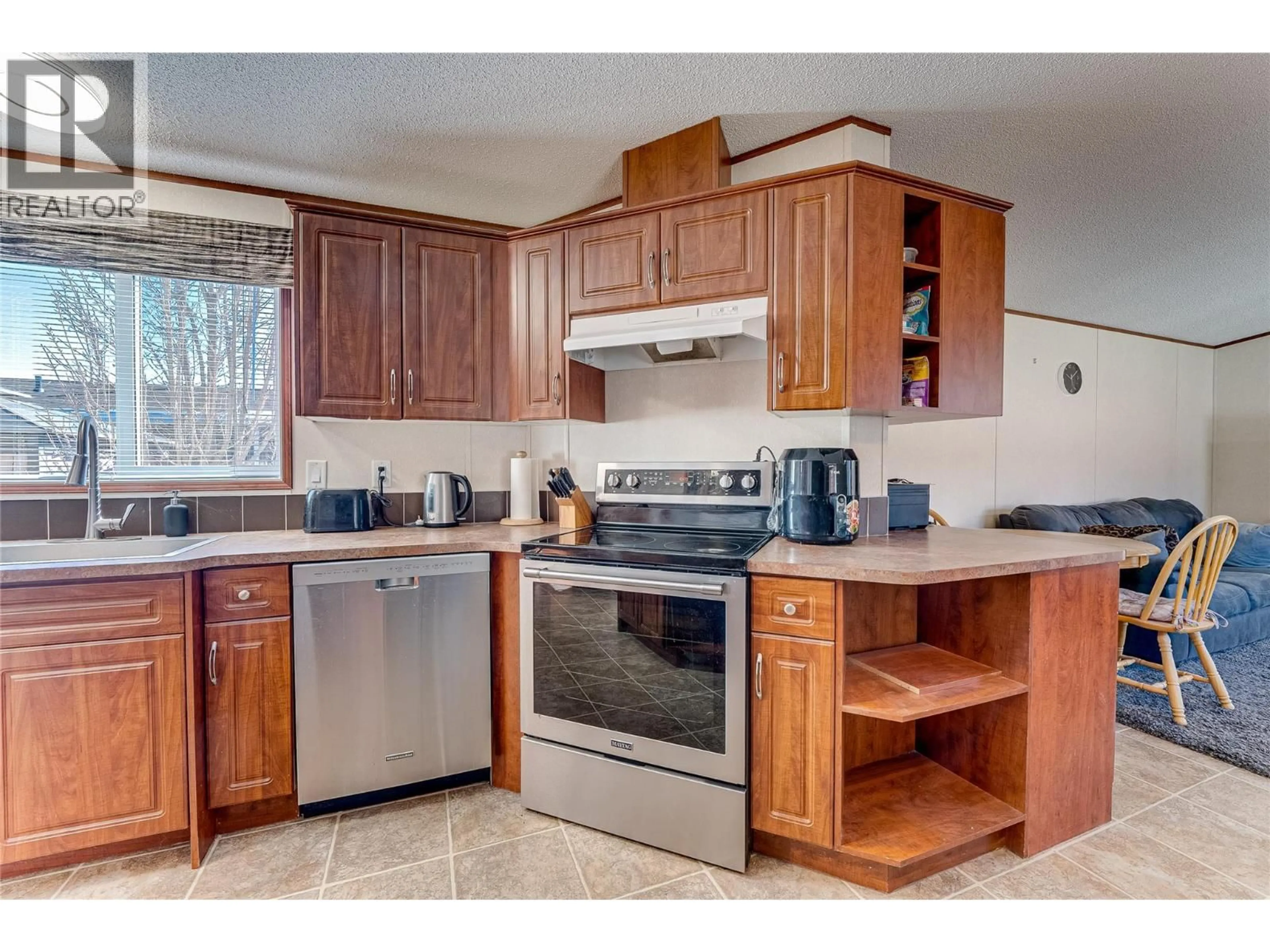 Standard kitchen, unknown for 91 - 12560 WESTSIDE ROAD, Vernon British Columbia V1H1S9