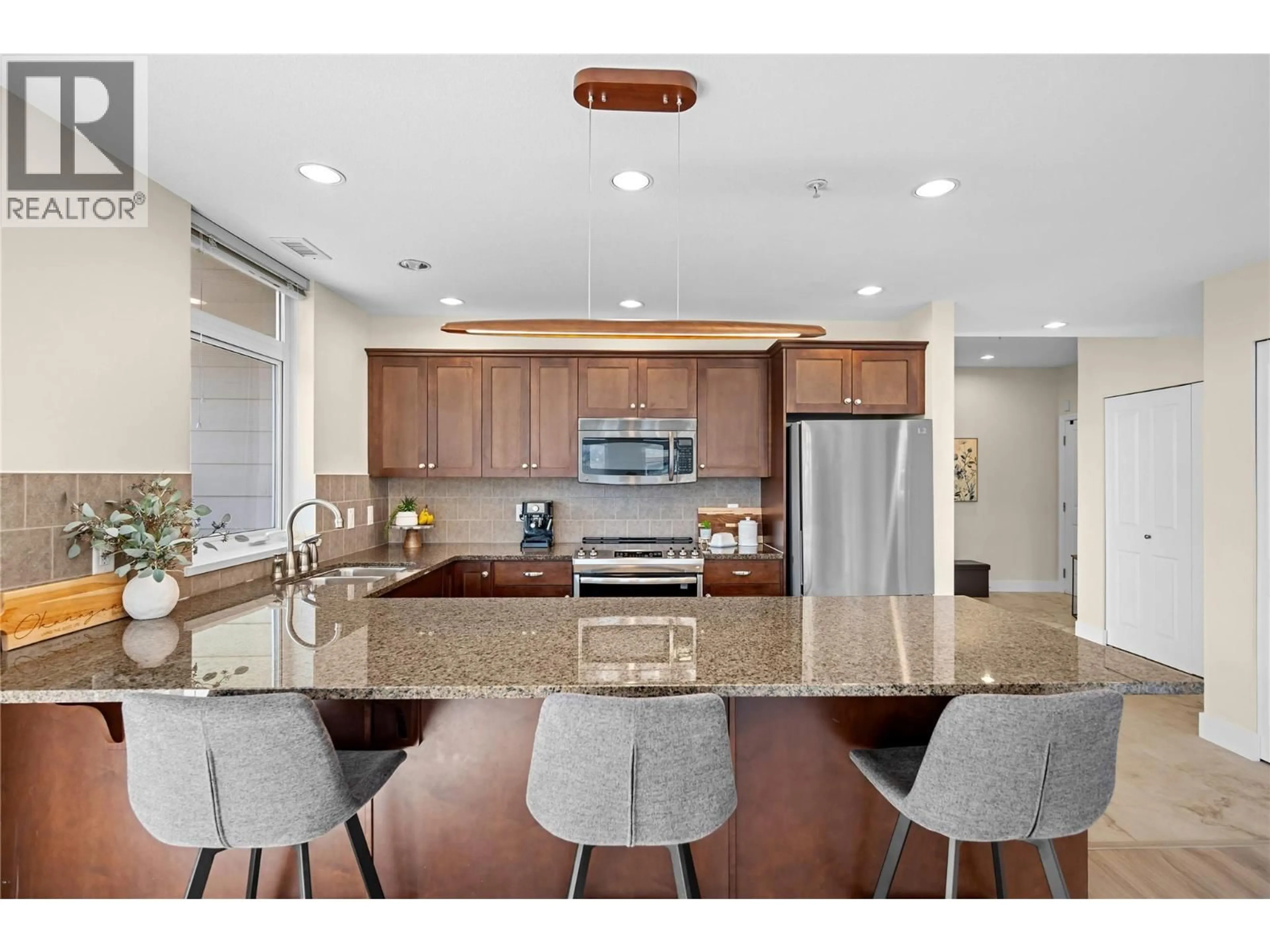 Open concept kitchen, ceramic/tile floor for 2213 - 3843 BROWN ROAD, West Kelowna British Columbia V4T2J3