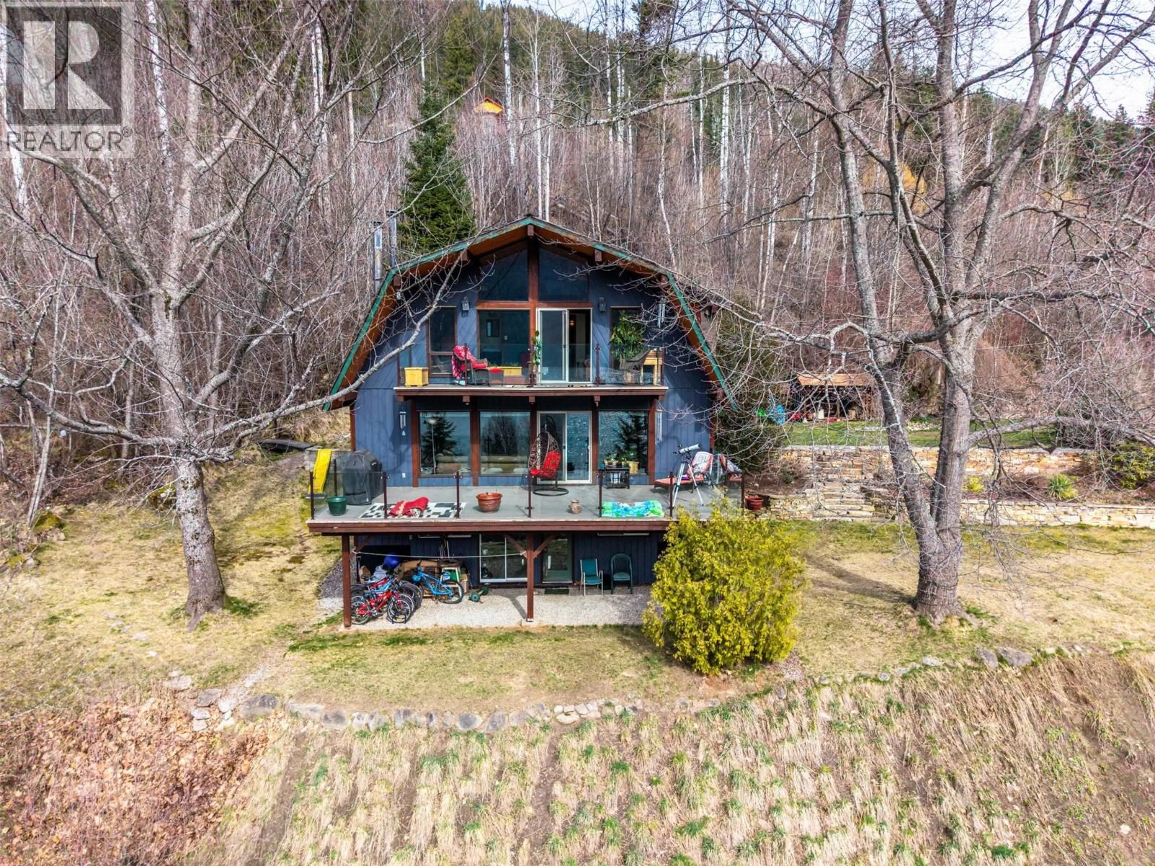 A pic from outside/outdoor area/front of a property/back of a property/a pic from drone, water/lake/river/ocean view for 3169 BAINBRIDGE ROAD, Nelson British Columbia V1L6M7