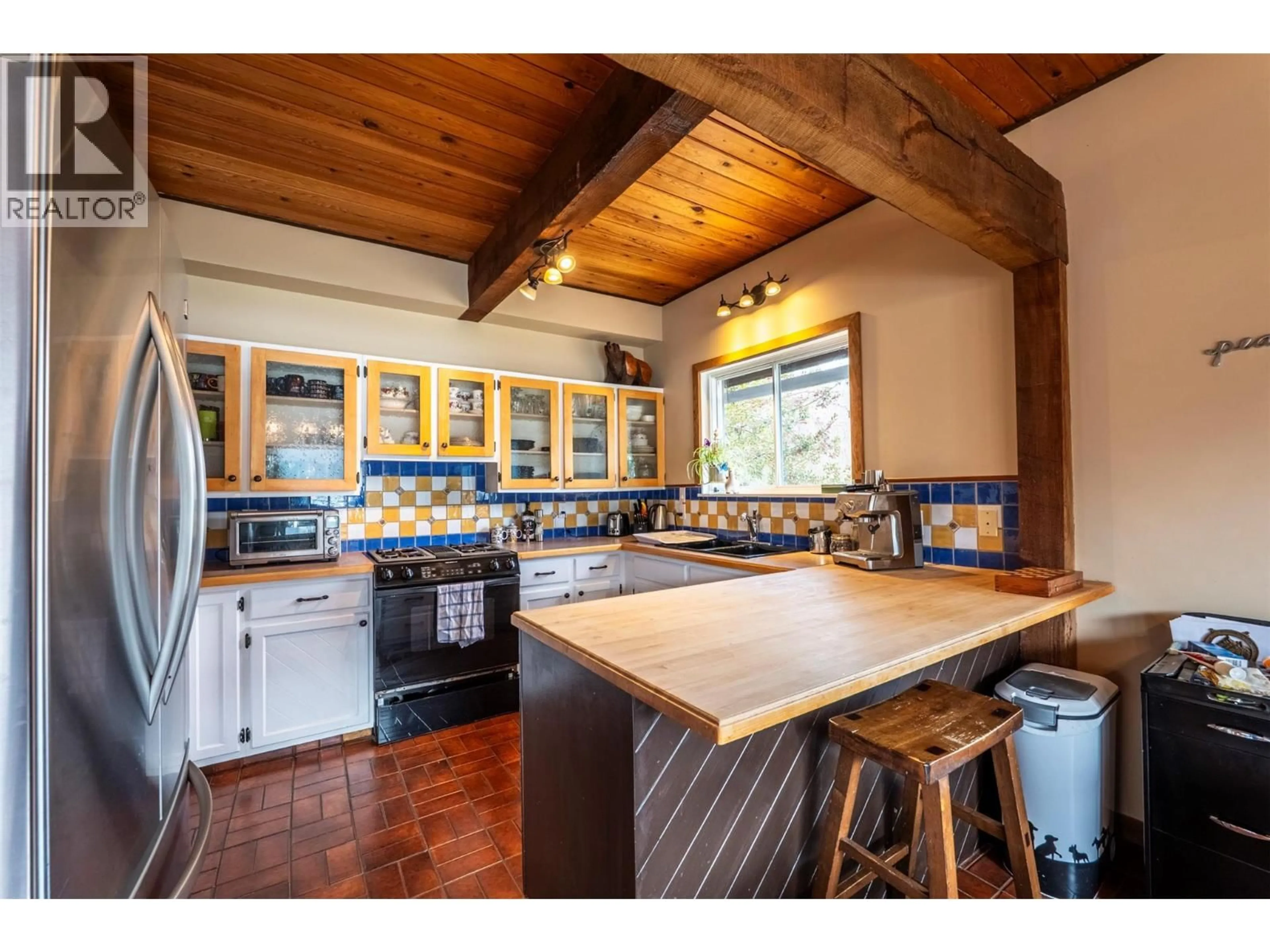 Rustic kitchen, unknown for 3169 BAINBRIDGE ROAD, Nelson British Columbia V1L6M7
