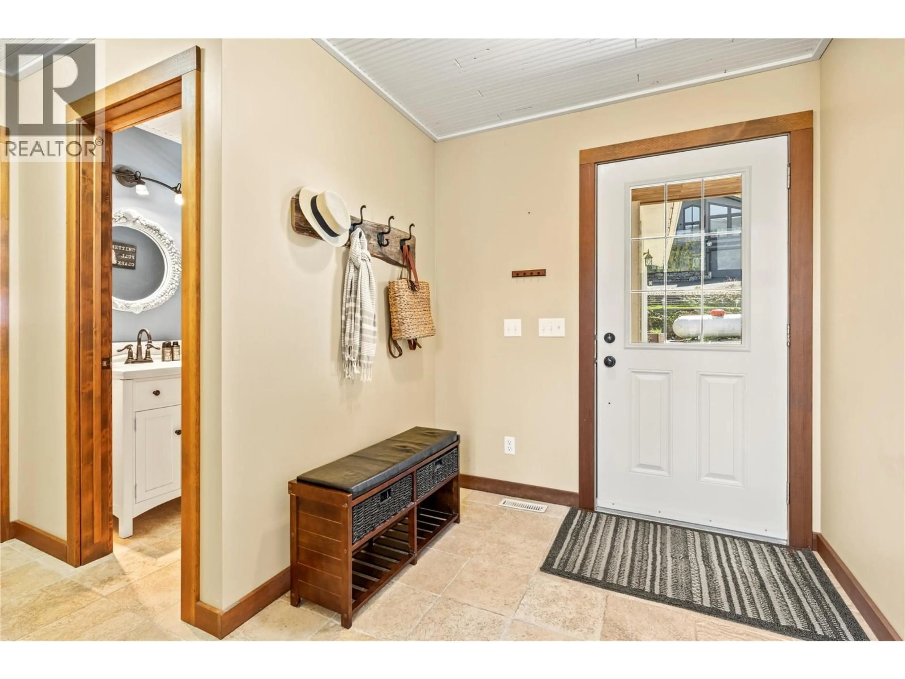 Indoor entryway for 73 - 6421 EAGLE BAY ROAD, Eagle Bay British Columbia V0E1T0