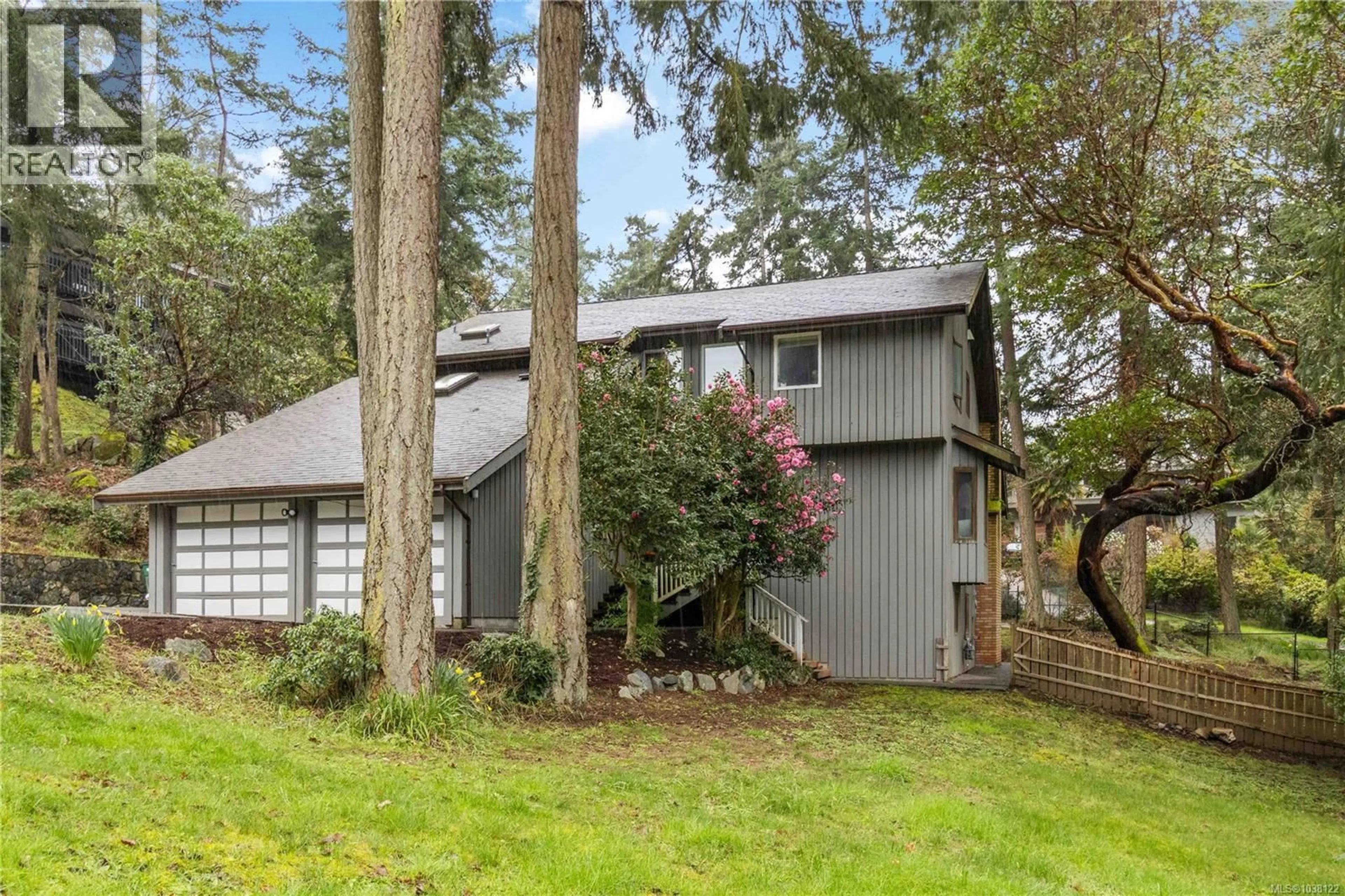 Home with vinyl exterior material, unknown for 2753 ARBUTUS ROAD, Saanich British Columbia V8N5X7