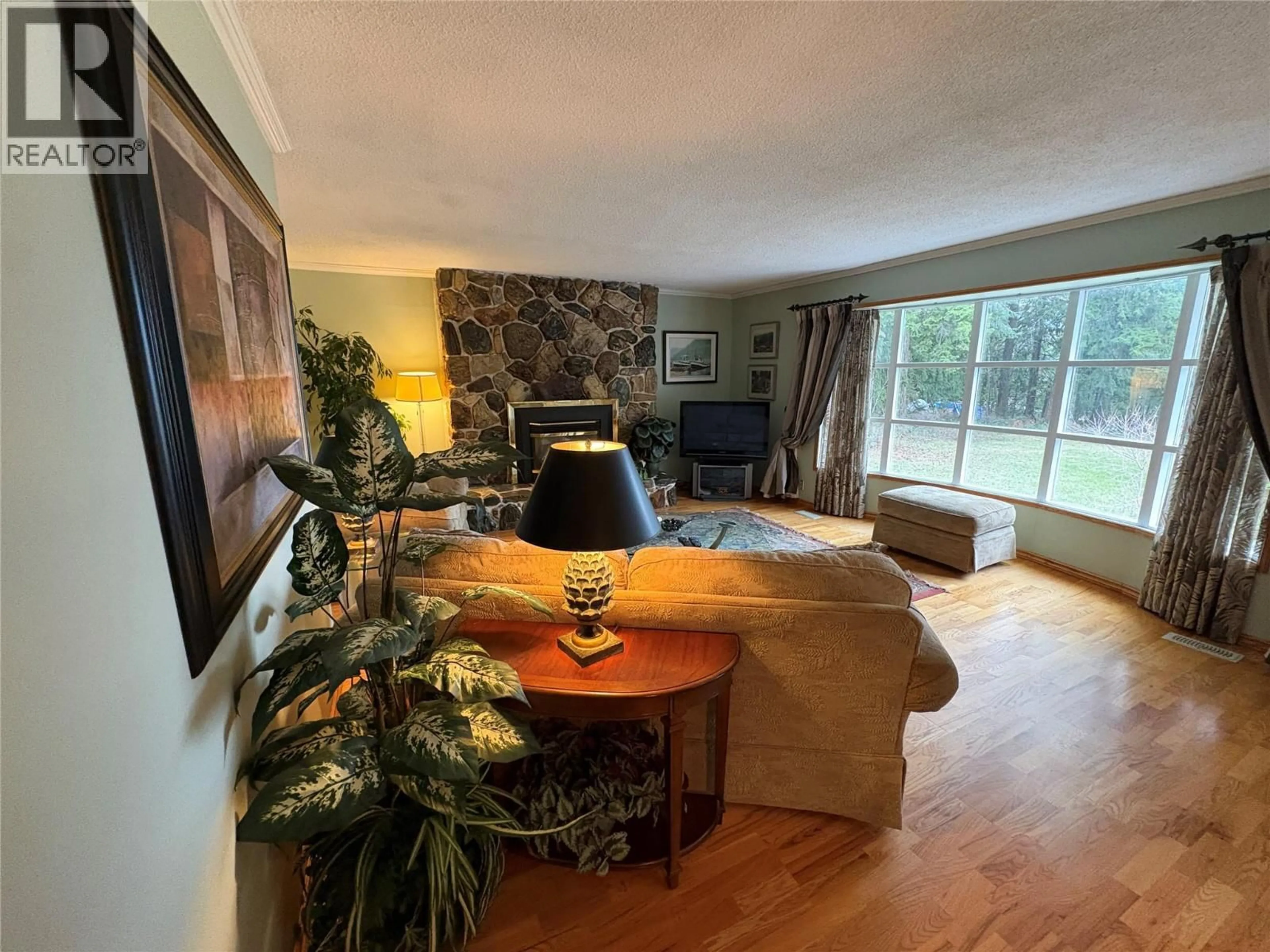 Living room with furniture, unknown for 8764 HOLDING ROAD, Adams Lake British Columbia V0E1M2