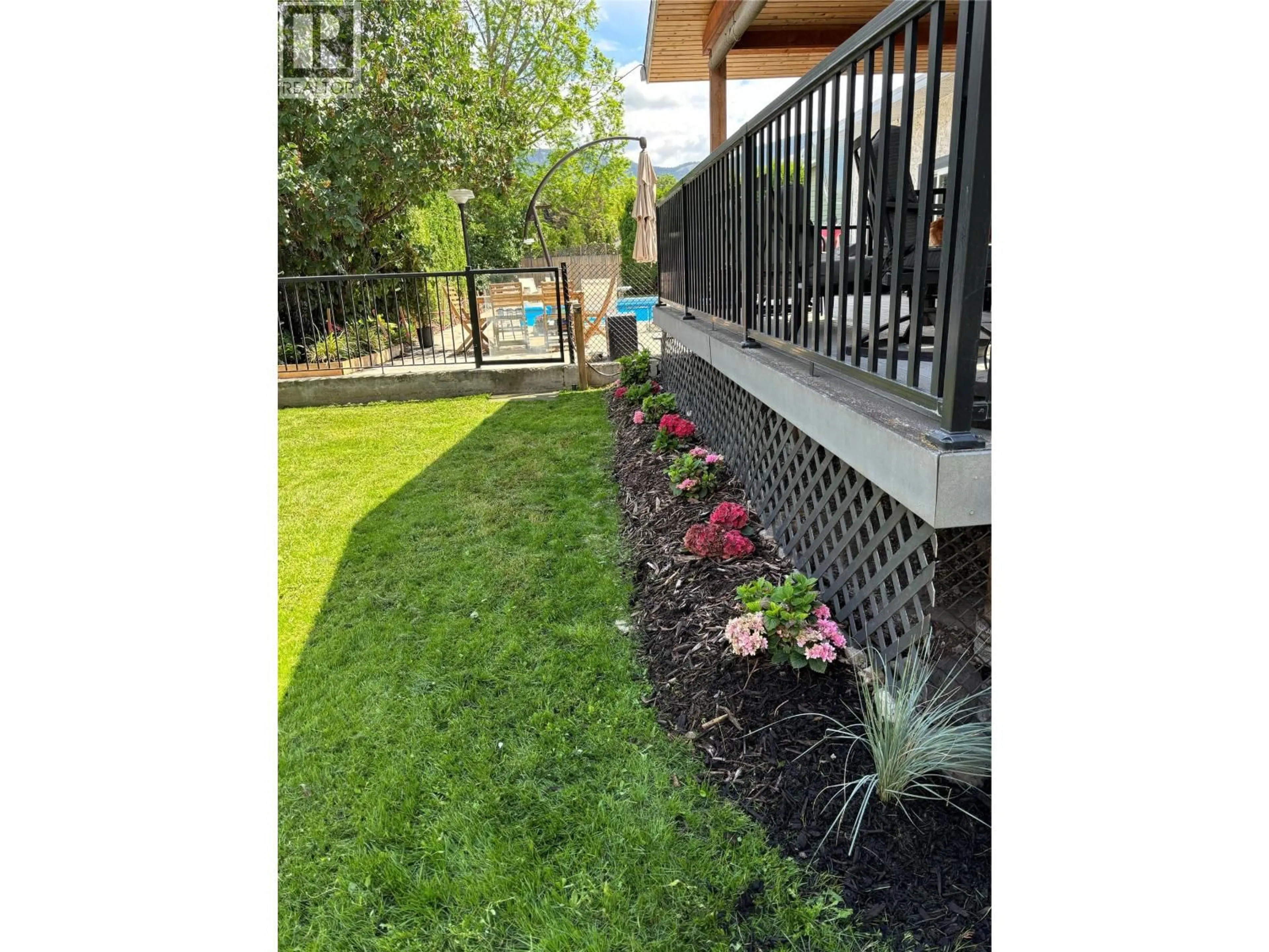 Patio, street for 420 MUGFORD COURT, Kelowna British Columbia V1X5N4