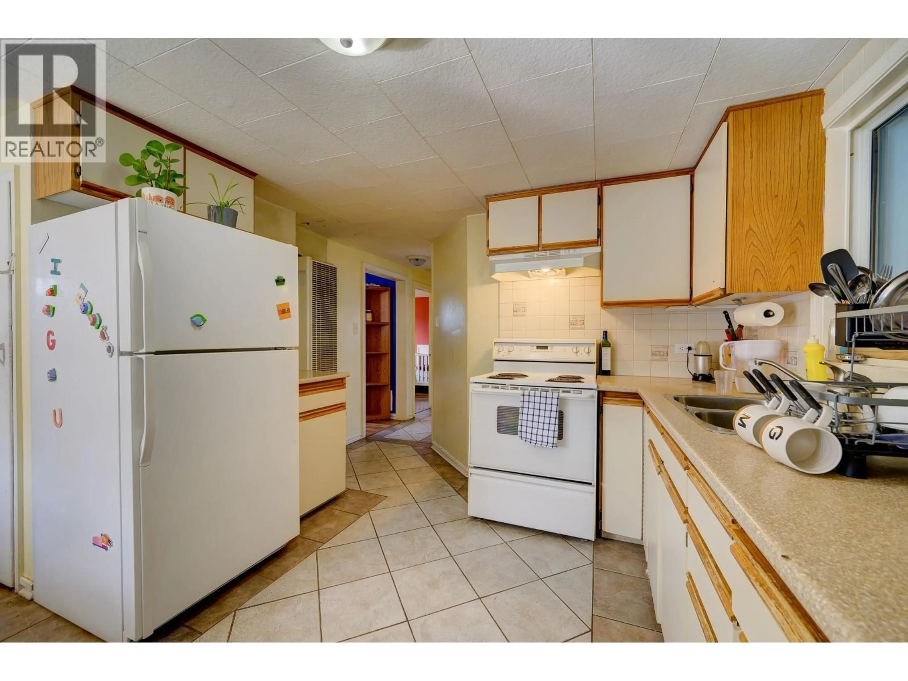 Standard kitchen, unknown for 934 WESTMINSTER AVENUE, Kamloops British Columbia V2B1P1