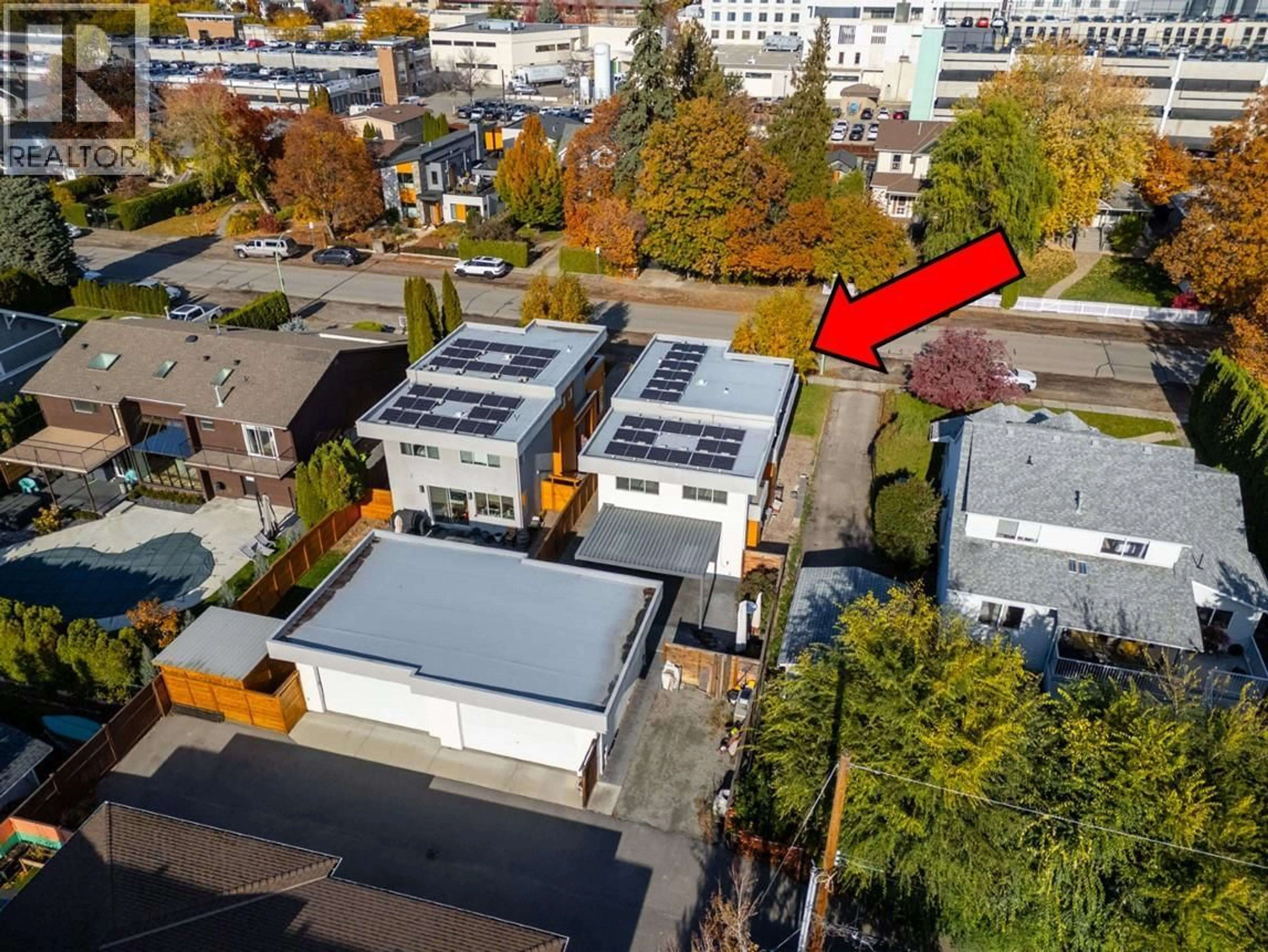A pic from outside/outdoor area/front of a property/back of a property/a pic from drone, city buildings view from balcony for 443 CHRISTLETON AVENUE, Kelowna British Columbia V1Y5H9