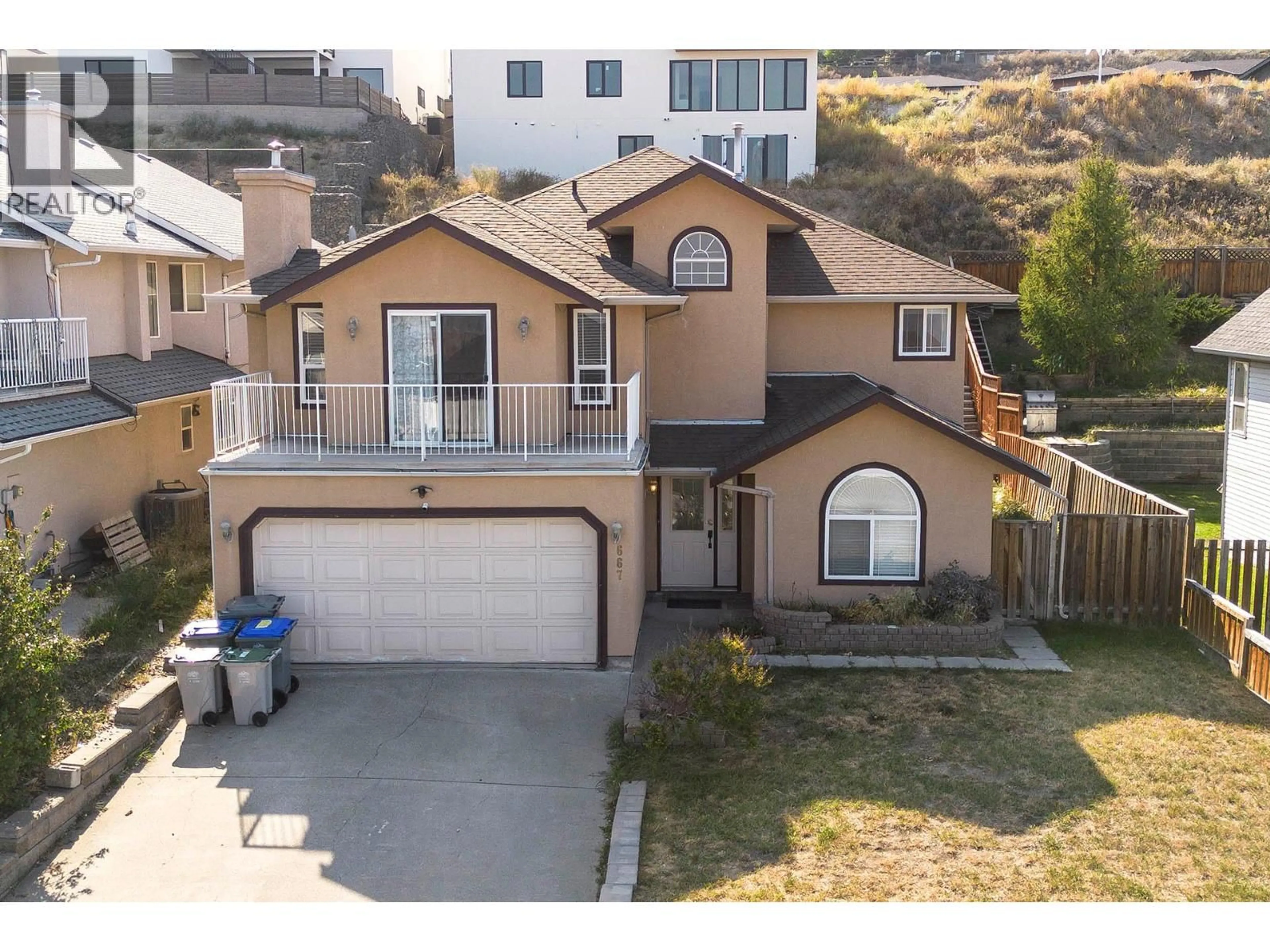 A pic from outside/outdoor area/front of a property/back of a property/a pic from drone, street for 667 DUNROBIN DRIVE, Kamloops British Columbia V1s1w2