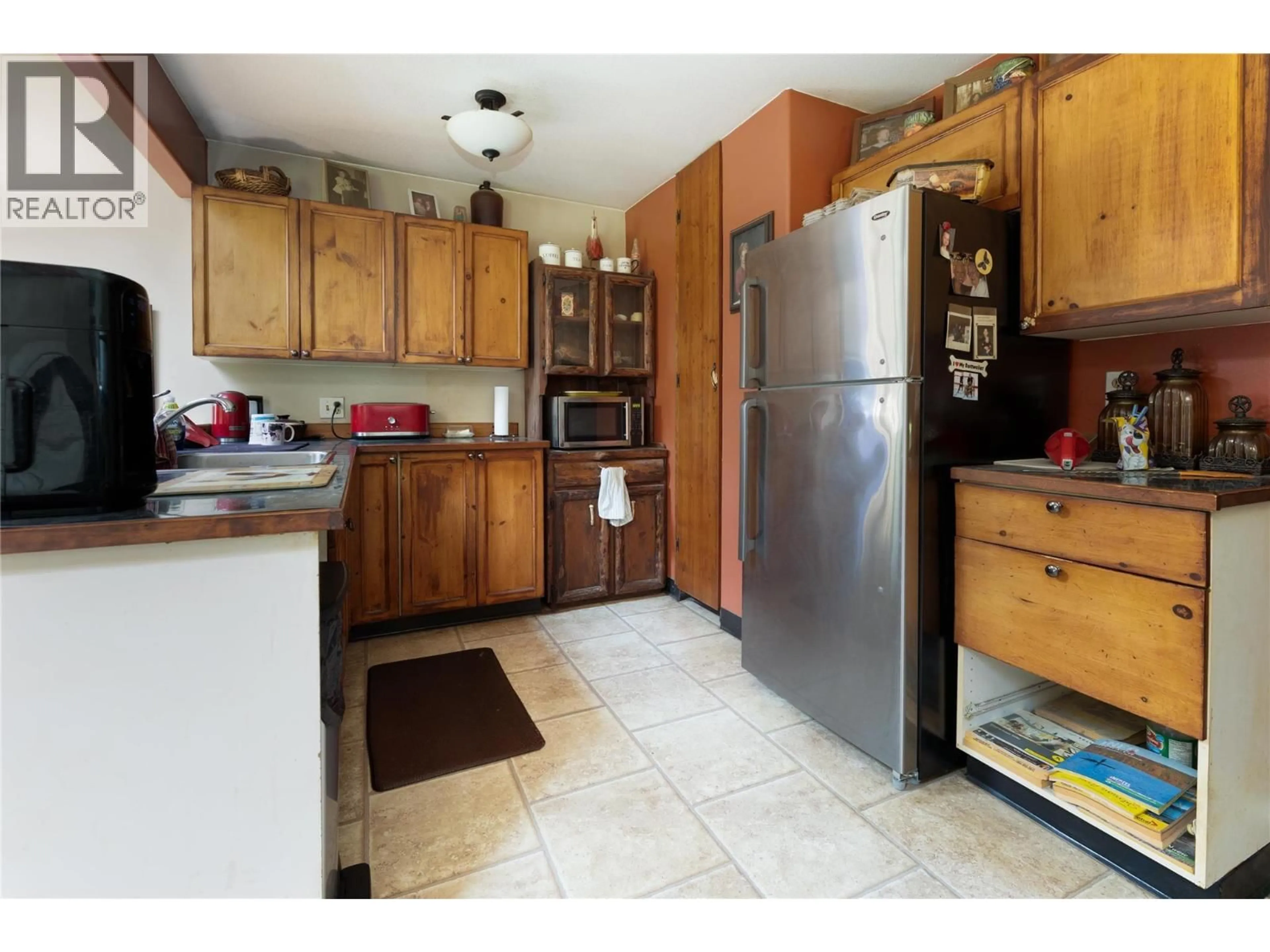 Standard kitchen, unknown for 2169 SOLSQUA ROAD, Sicamous British Columbia V0E2V0