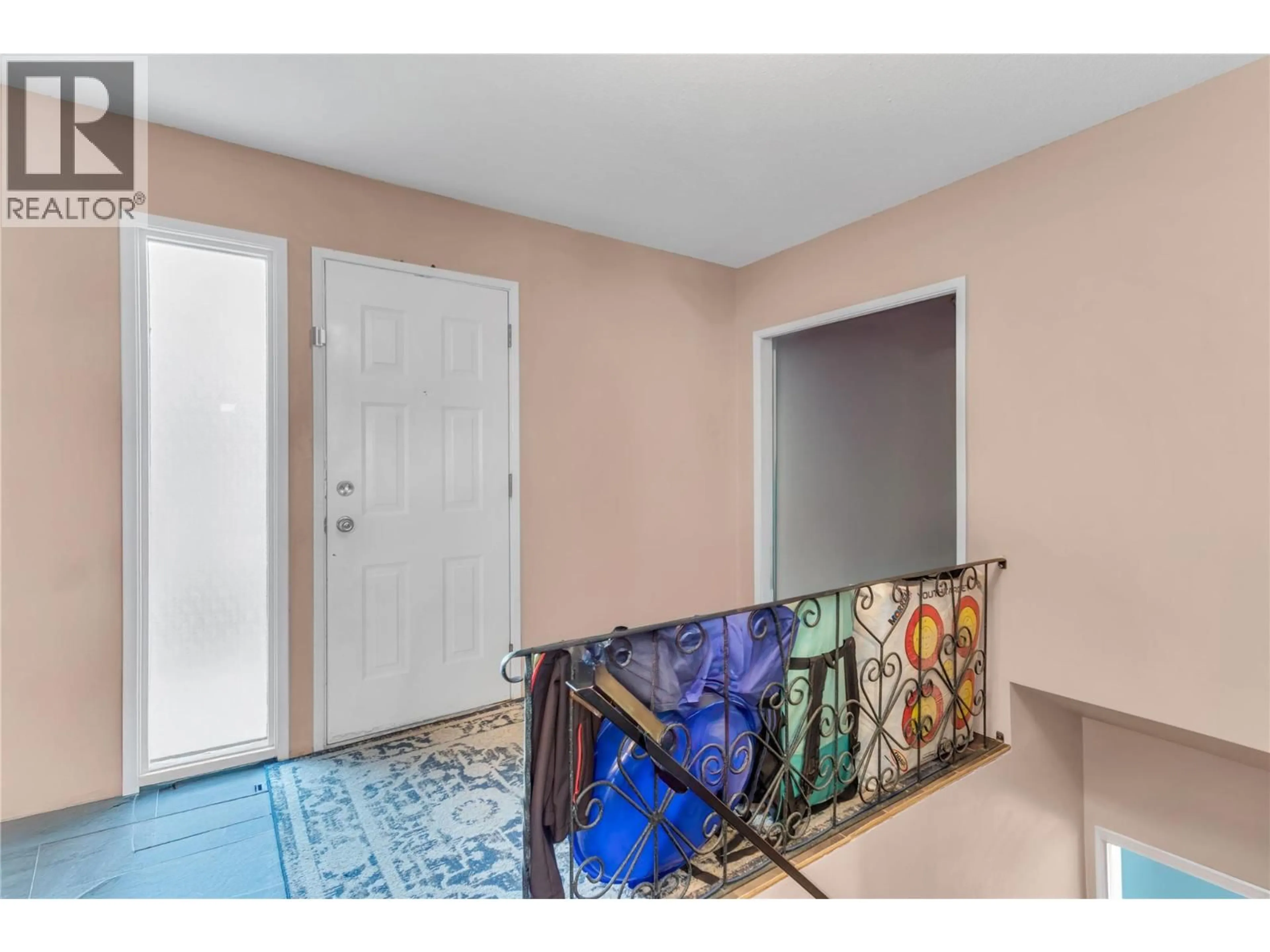 Indoor entryway for 1270 HOUGHTON ROAD, Kelowna British Columbia V1X2C9