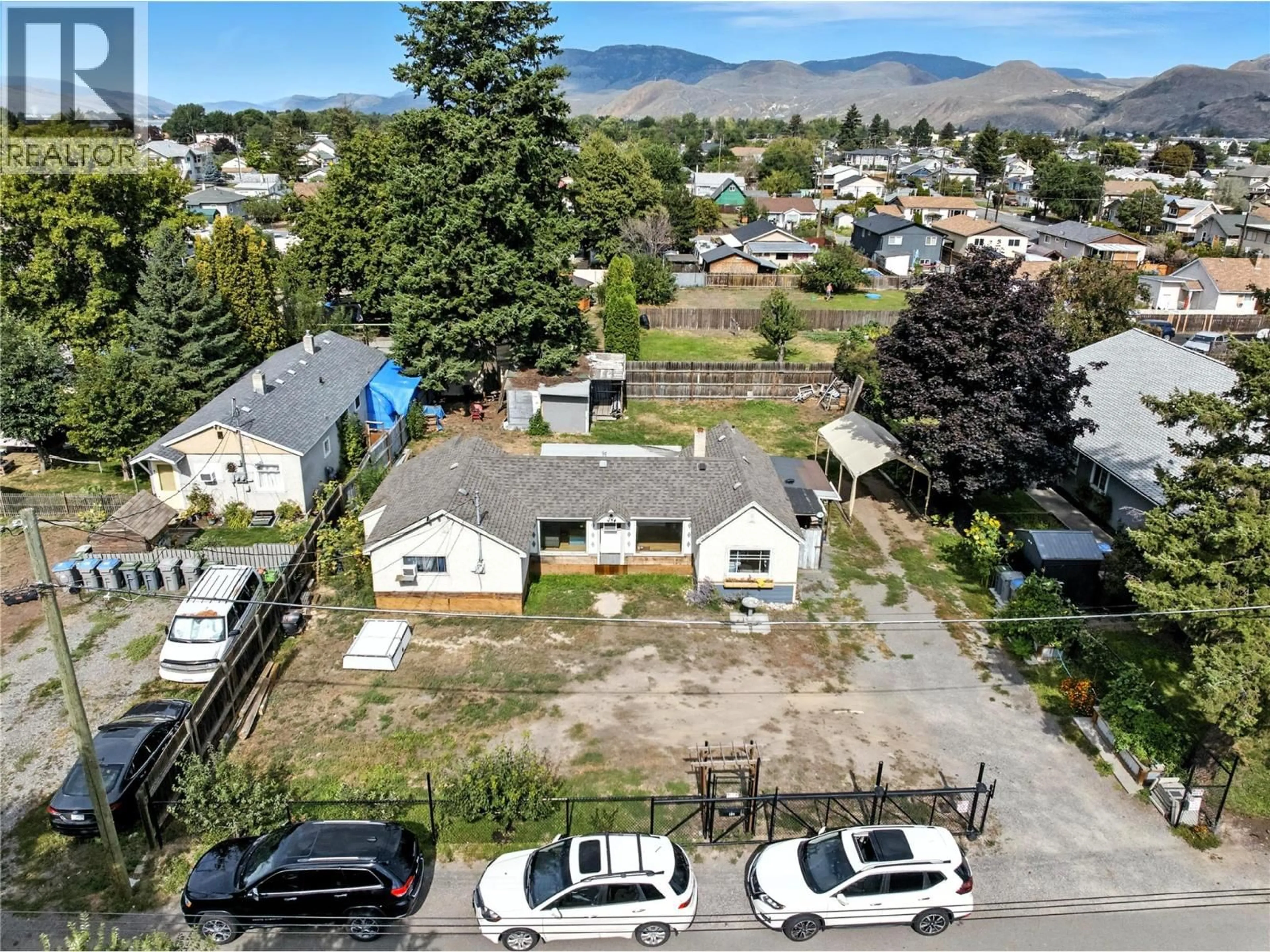A pic from outside/outdoor area/front of a property/back of a property/a pic from drone, street for 134 KING STREET, Kamloops British Columbia V2B3Z8
