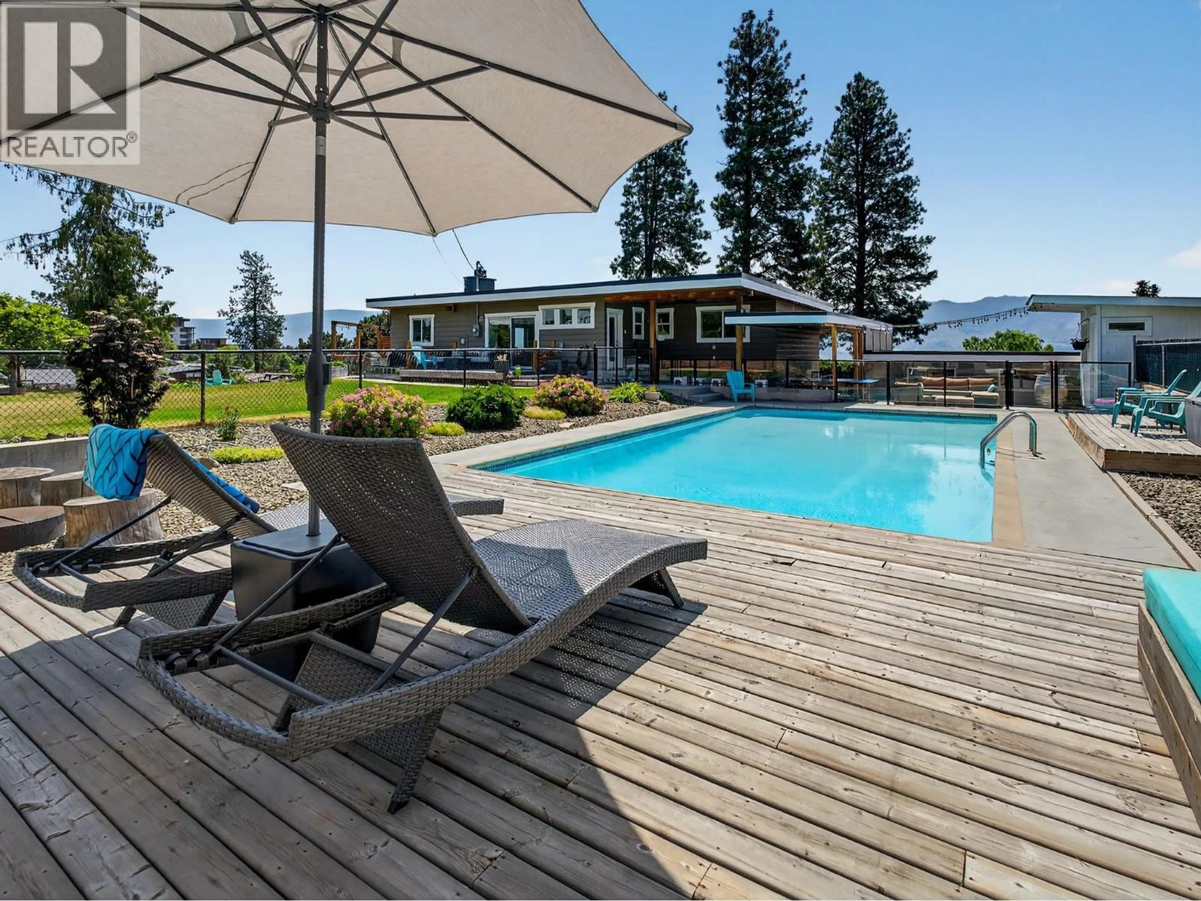Pool for 2715 BOUCHERIE ROAD, West Kelowna British Columbia V1Z2G3