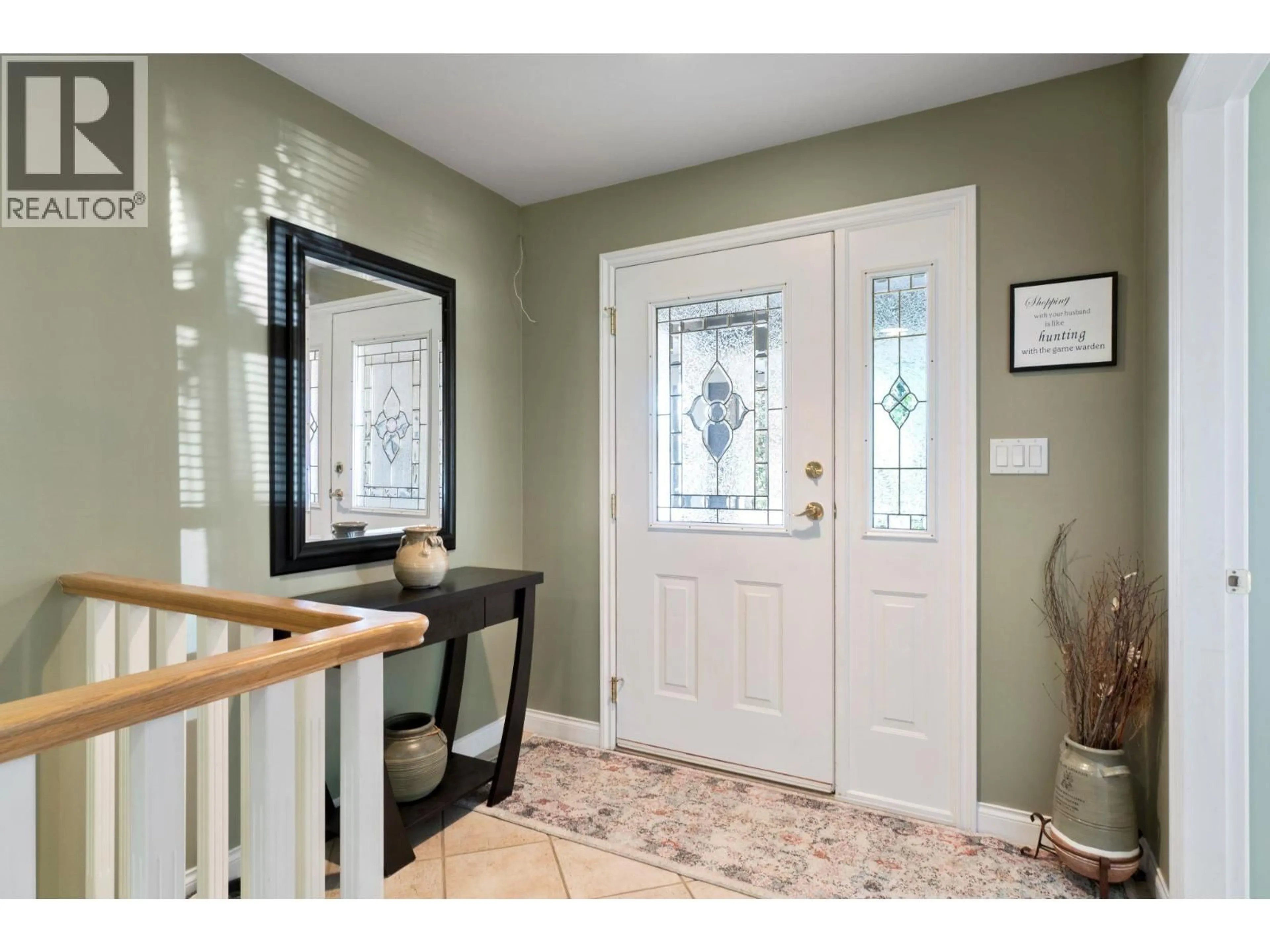 Indoor entryway for 11 - 2550 GOLF COURSE DRIVE, Blind Bay British Columbia V0E1H1