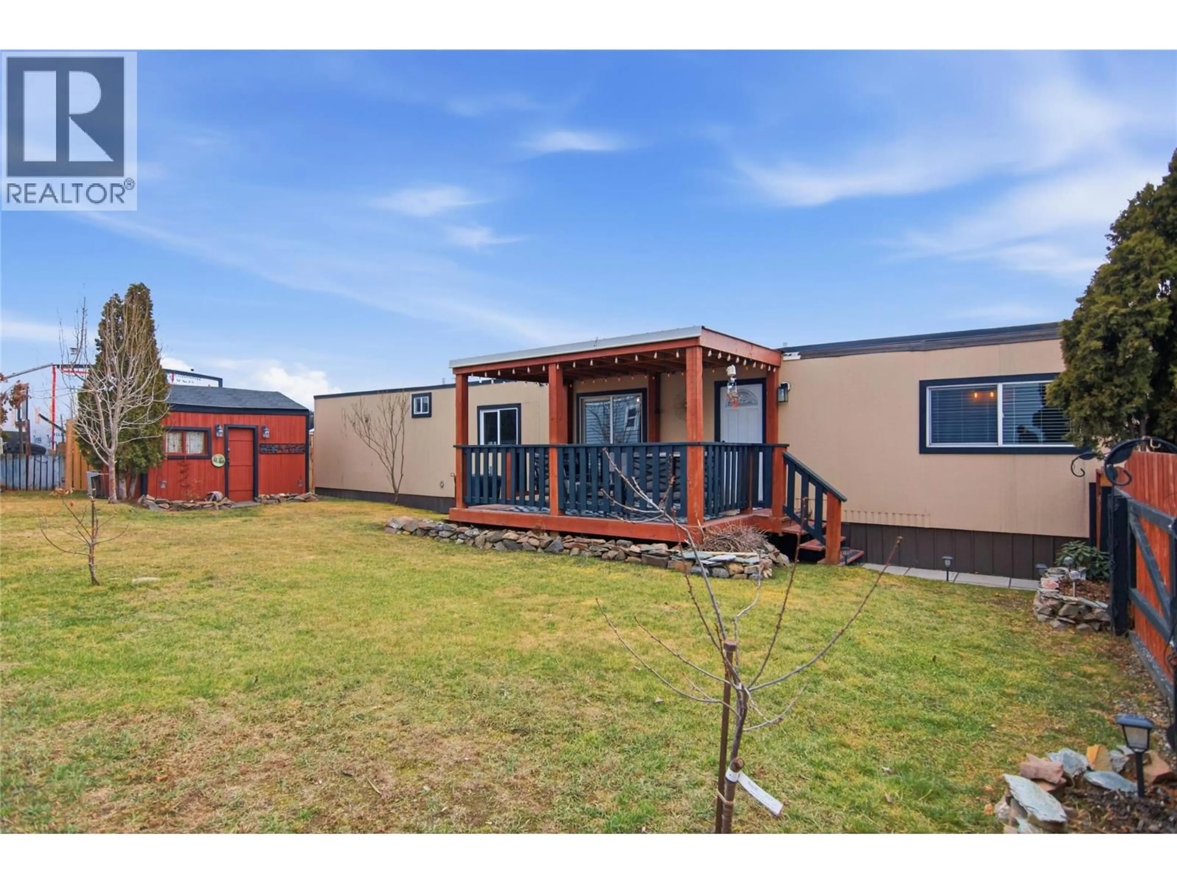 A pic from outside/outdoor area/front of a property/back of a property/a pic from drone, building for 7 - 4796 TRANS CANADA W HIGHWAY, Kamloops British Columbia V1S2A8