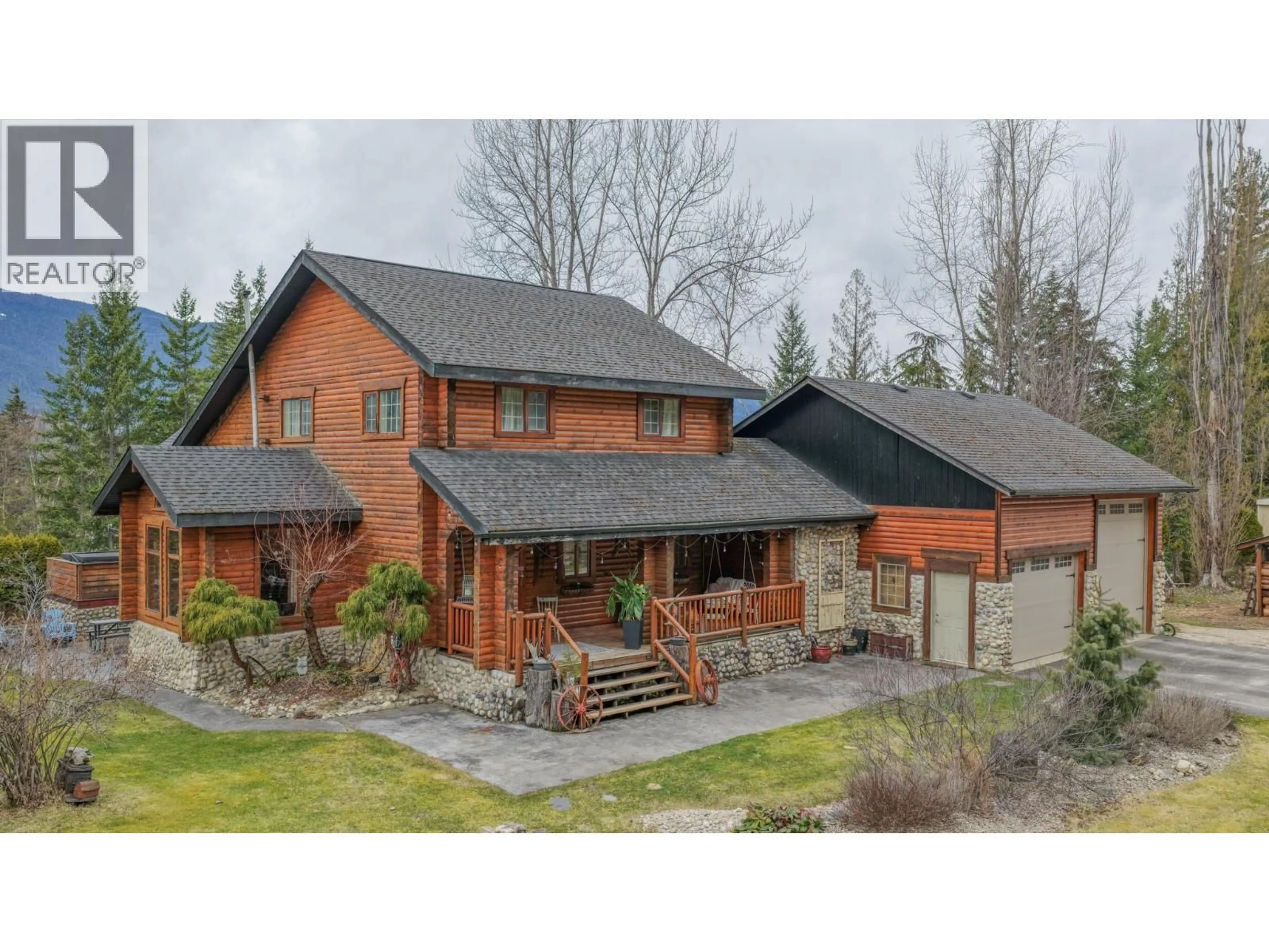 A pic from outside/outdoor area/front of a property/back of a property/a pic from drone, unknown for 1495 6 HIGHWAY, Nakusp British Columbia V0G1R1