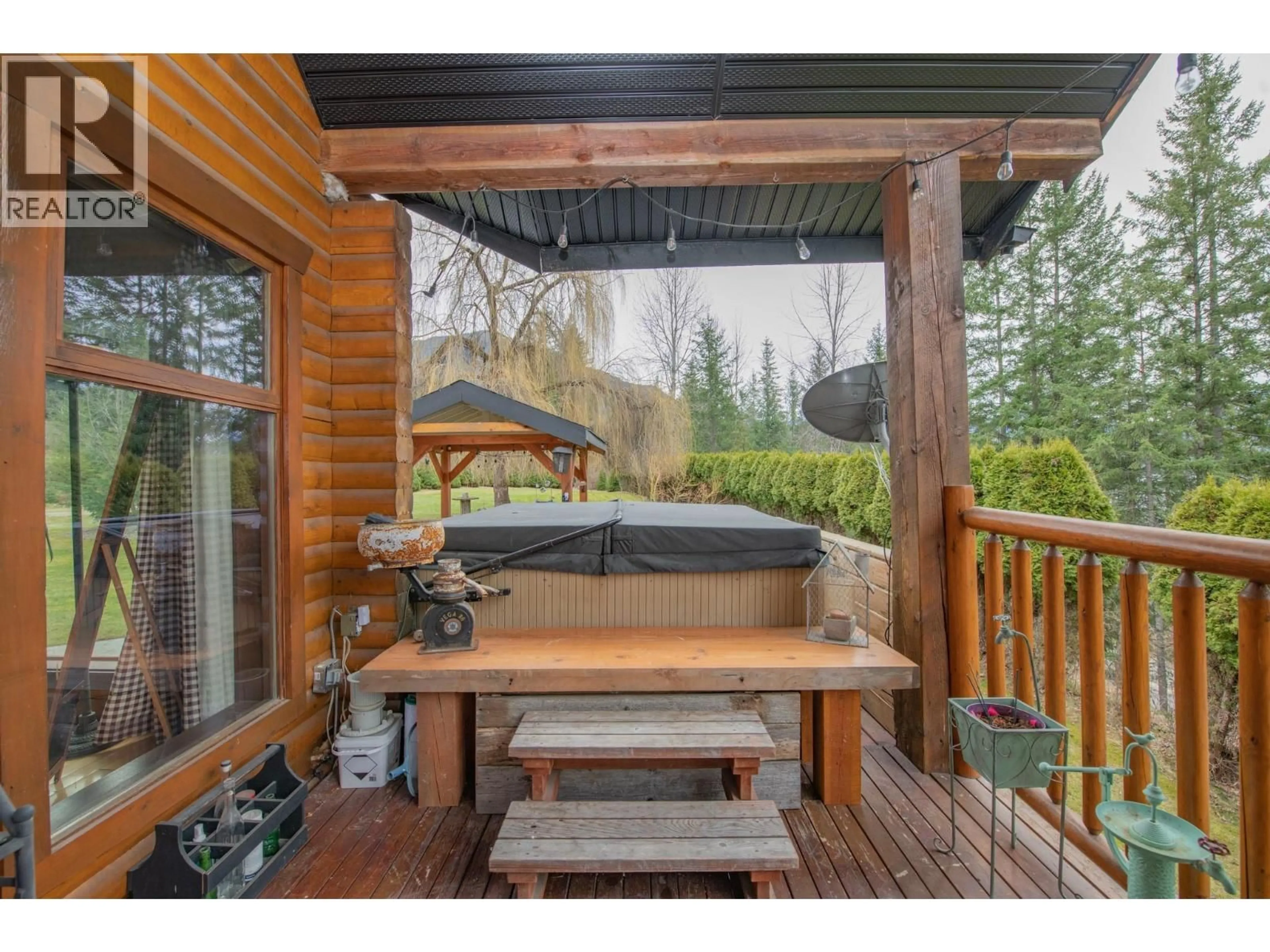 Patio, water/lake/river/ocean view for 1495 6 HIGHWAY, Nakusp British Columbia V0G1R1