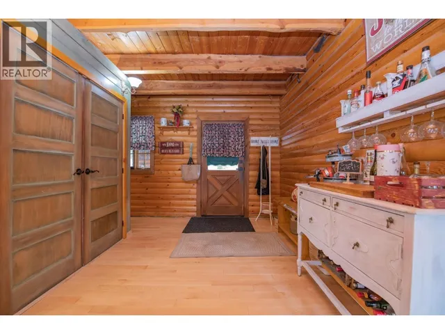 1495 6 HIGHWAY, Nakusp 3