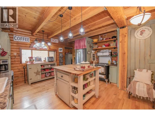 1495 6 HIGHWAY, Nakusp 5