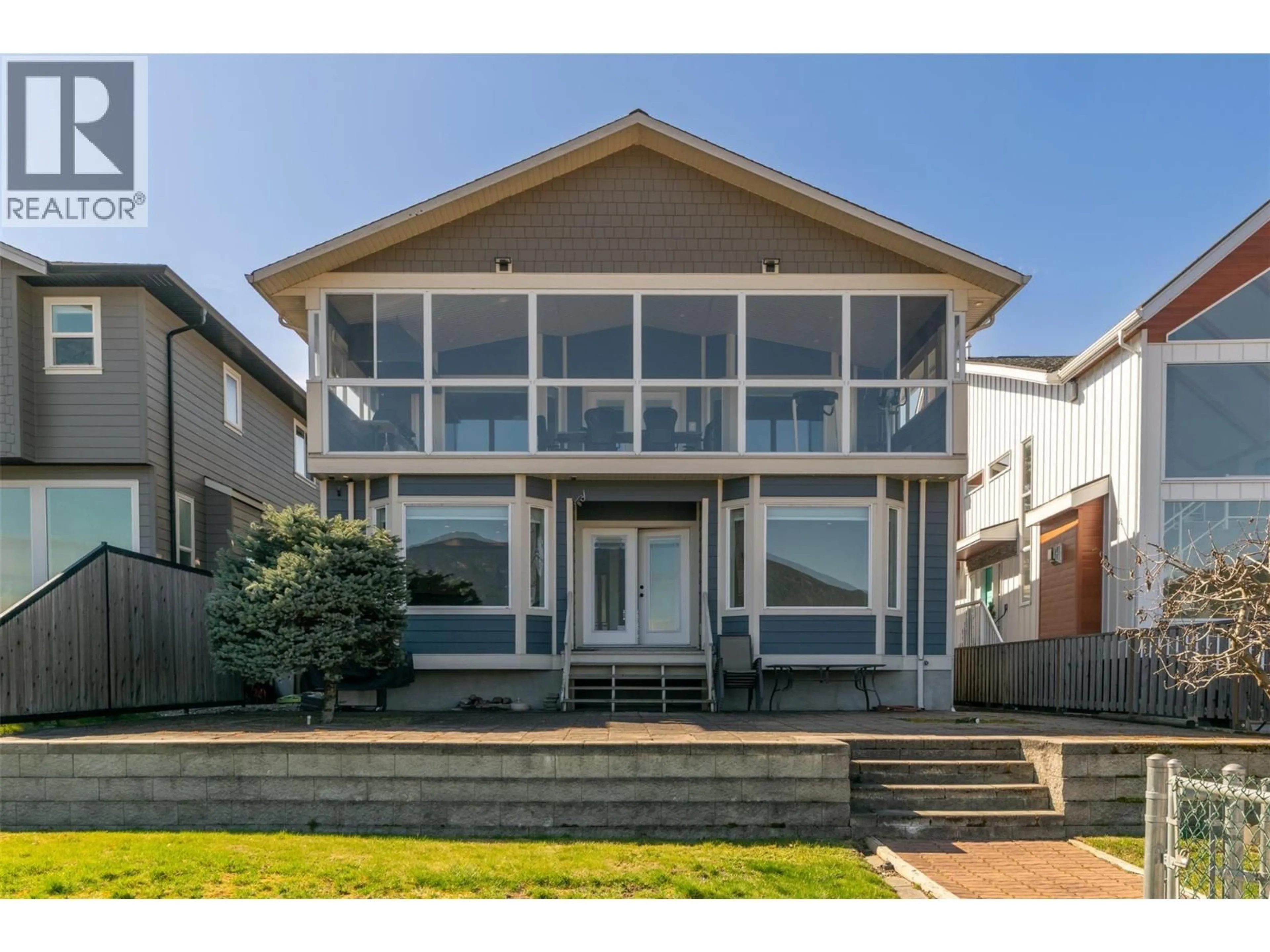 Home with vinyl exterior material, street for 4751 75 AVENUE NORTHEAST, Salmon Arm British Columbia V0E1K0