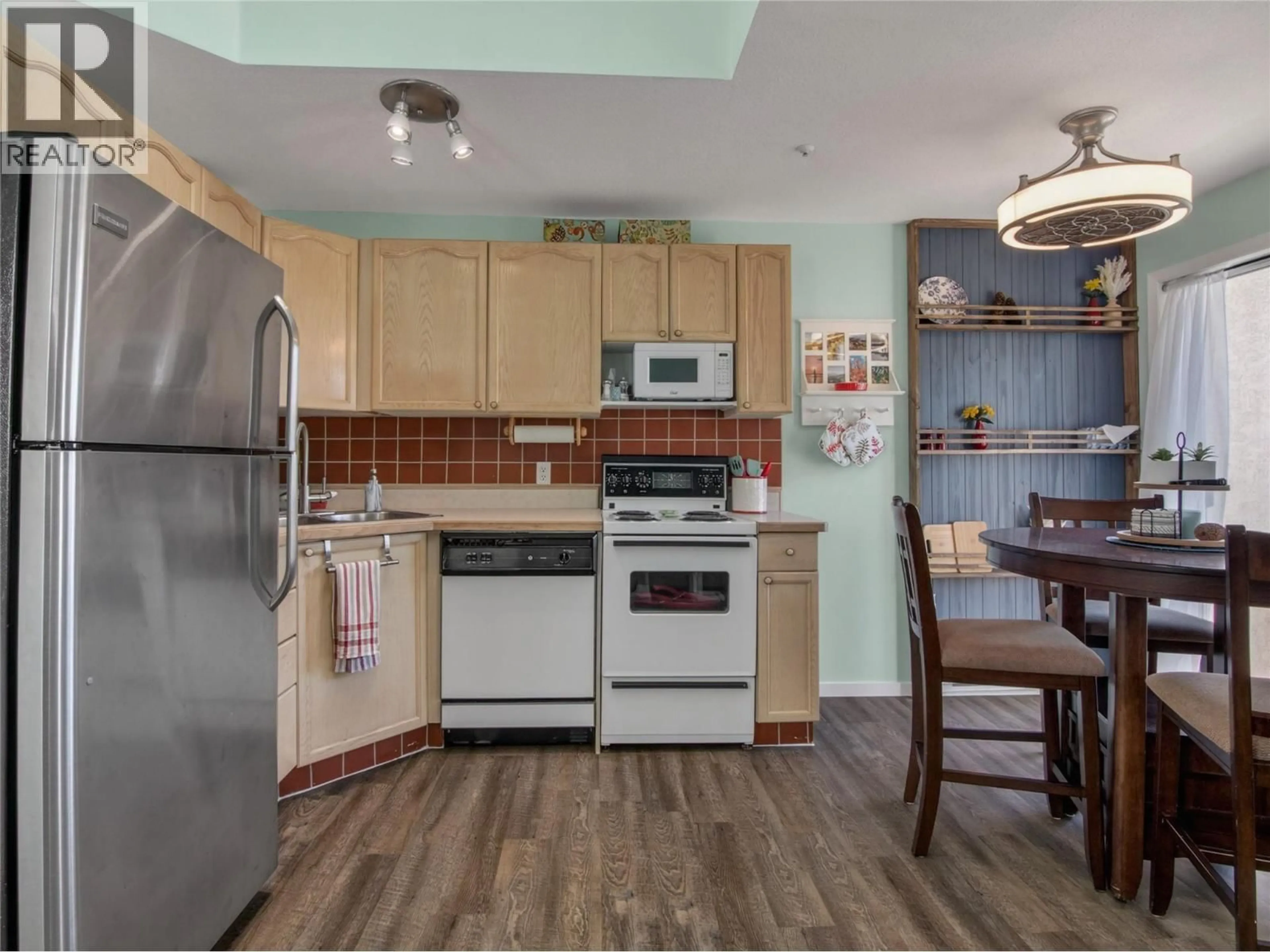 Standard kitchen, unknown for 17 - 1133 MAIN STREET, Okanagan Falls British Columbia V0H1R4