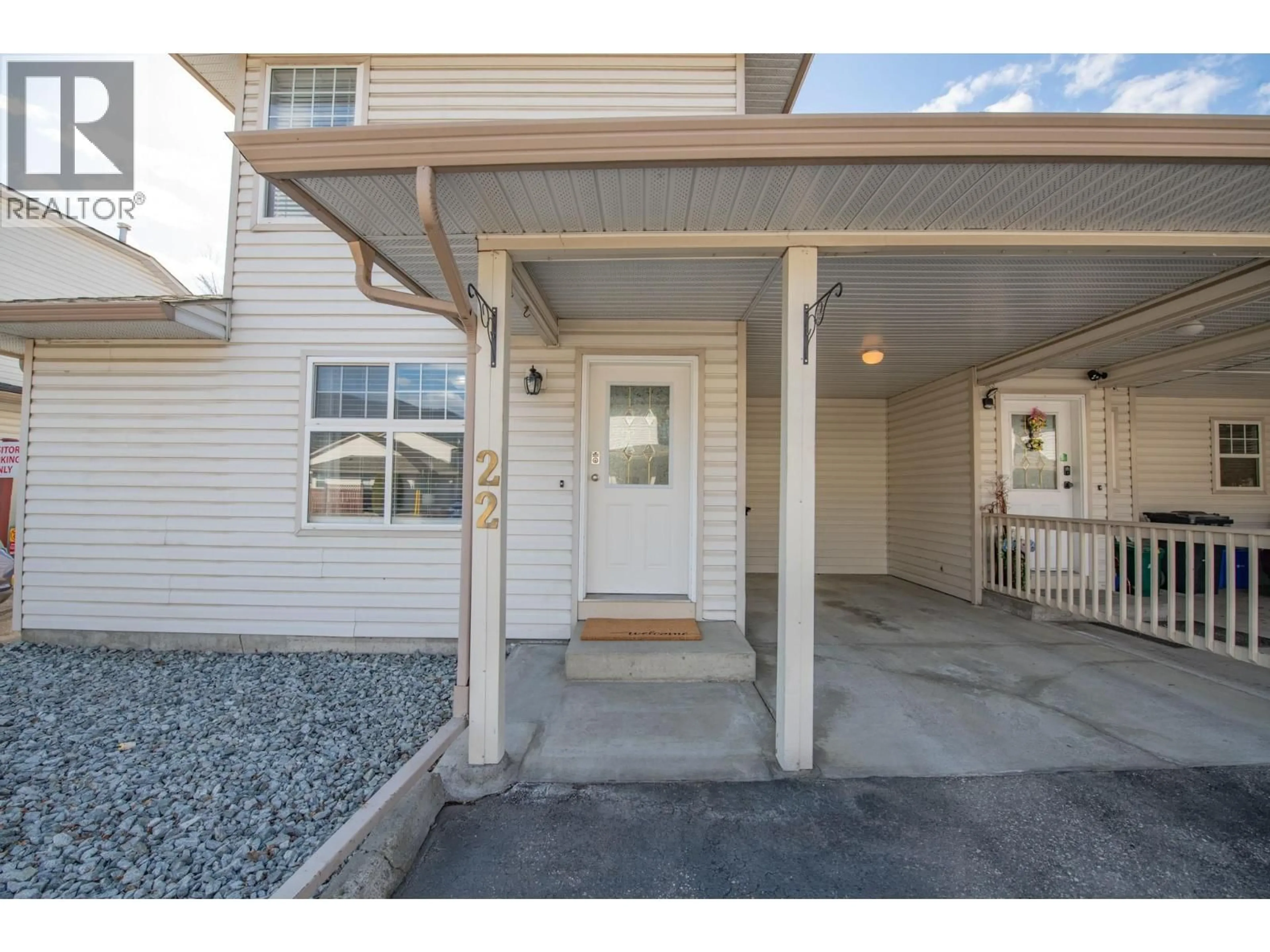 Indoor entryway for 22 - 2395 PLEASANT VALLEY ROAD, Armstrong British Columbia V4Y0H9