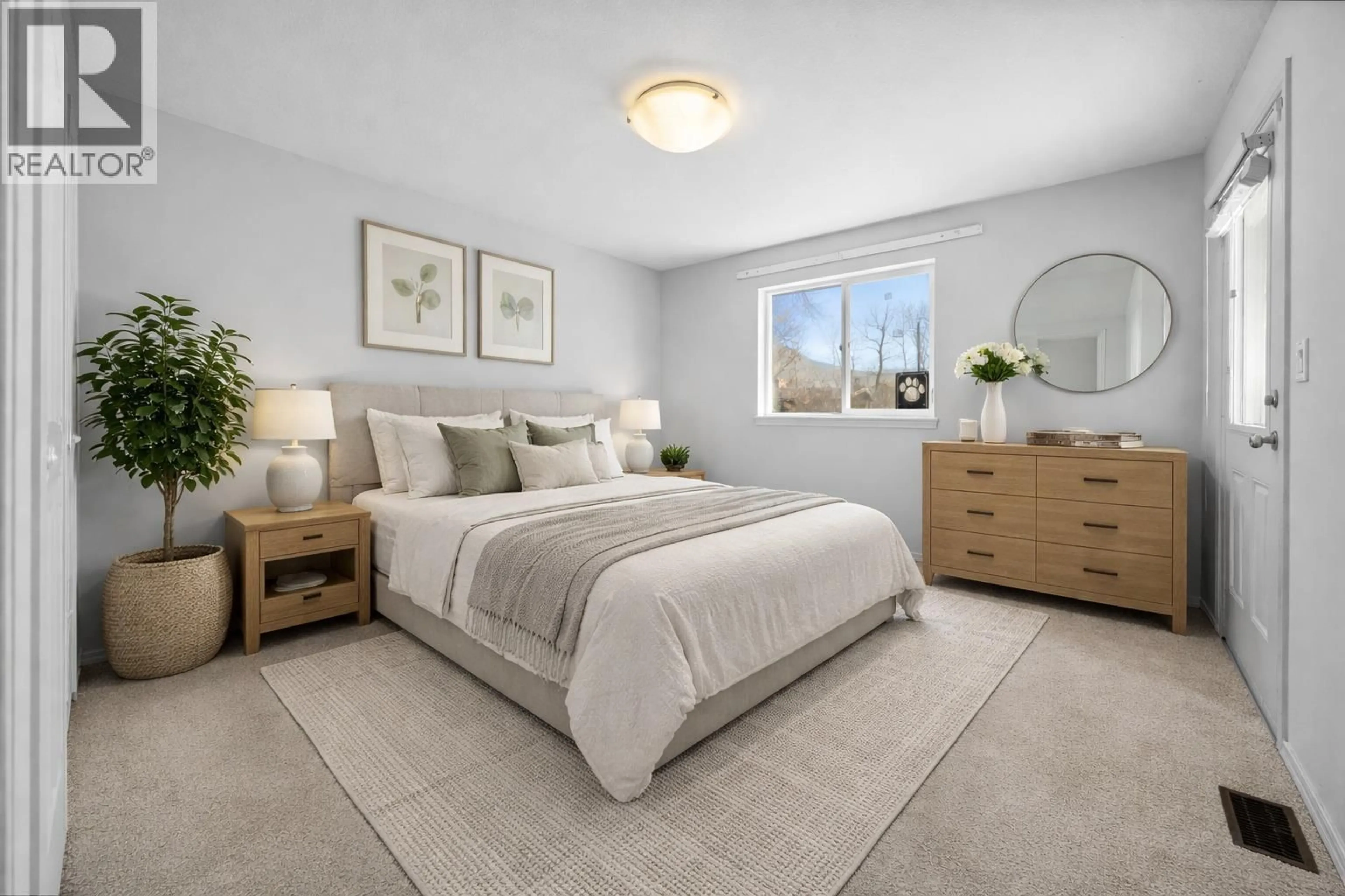 Bedroom with bed, unknown for 1322 CORNWALL STREET, Kamloops British Columbia V2B2T4