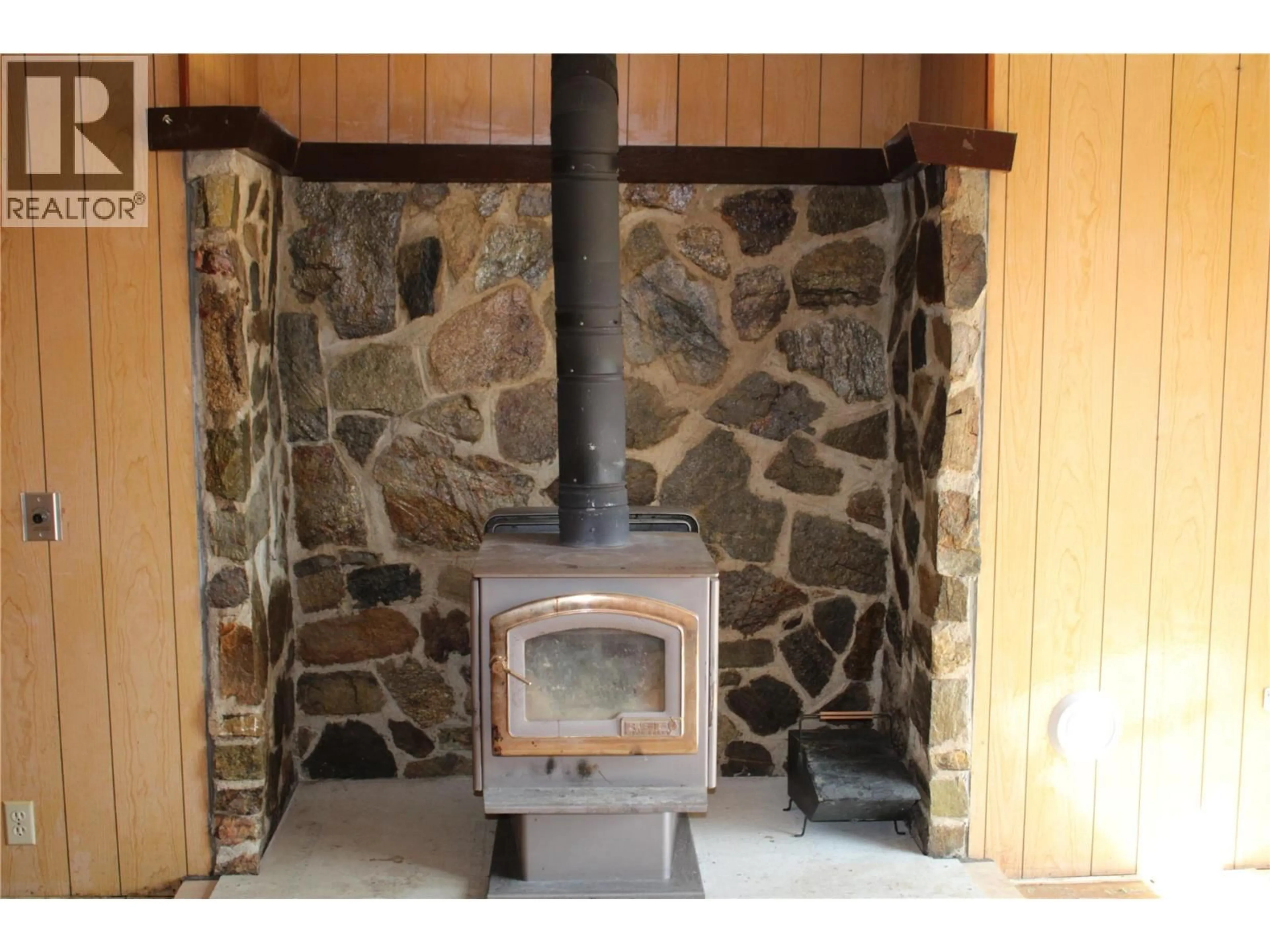 A pic of a room for 3003 SQUILAX-ANGLEMONT ROAD, Lee Creek British Columbia V0E1M4