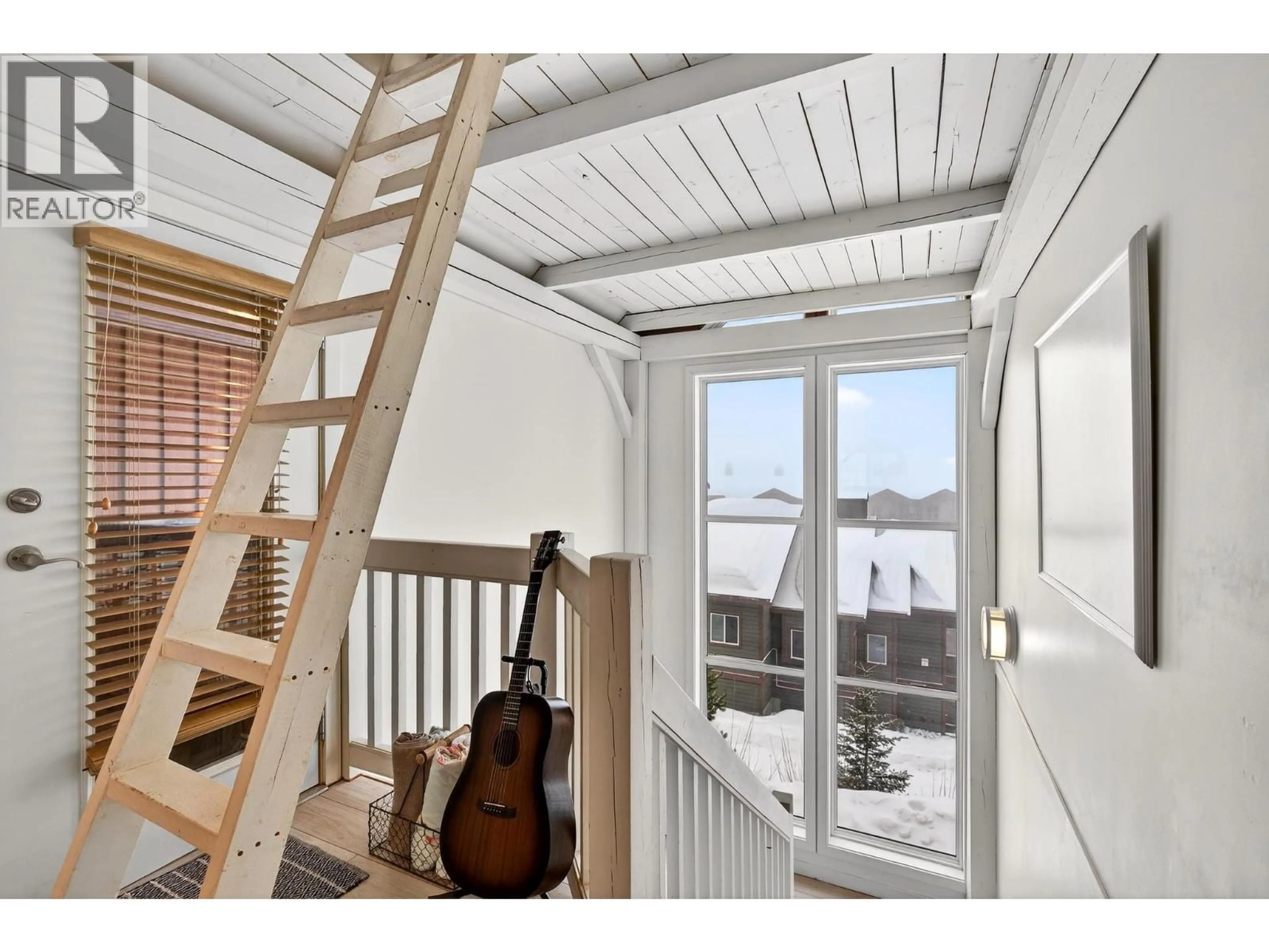 Indoor entryway for 13 - 220 KETTLEVIEW ROAD, Big White British Columbia V1P1P3