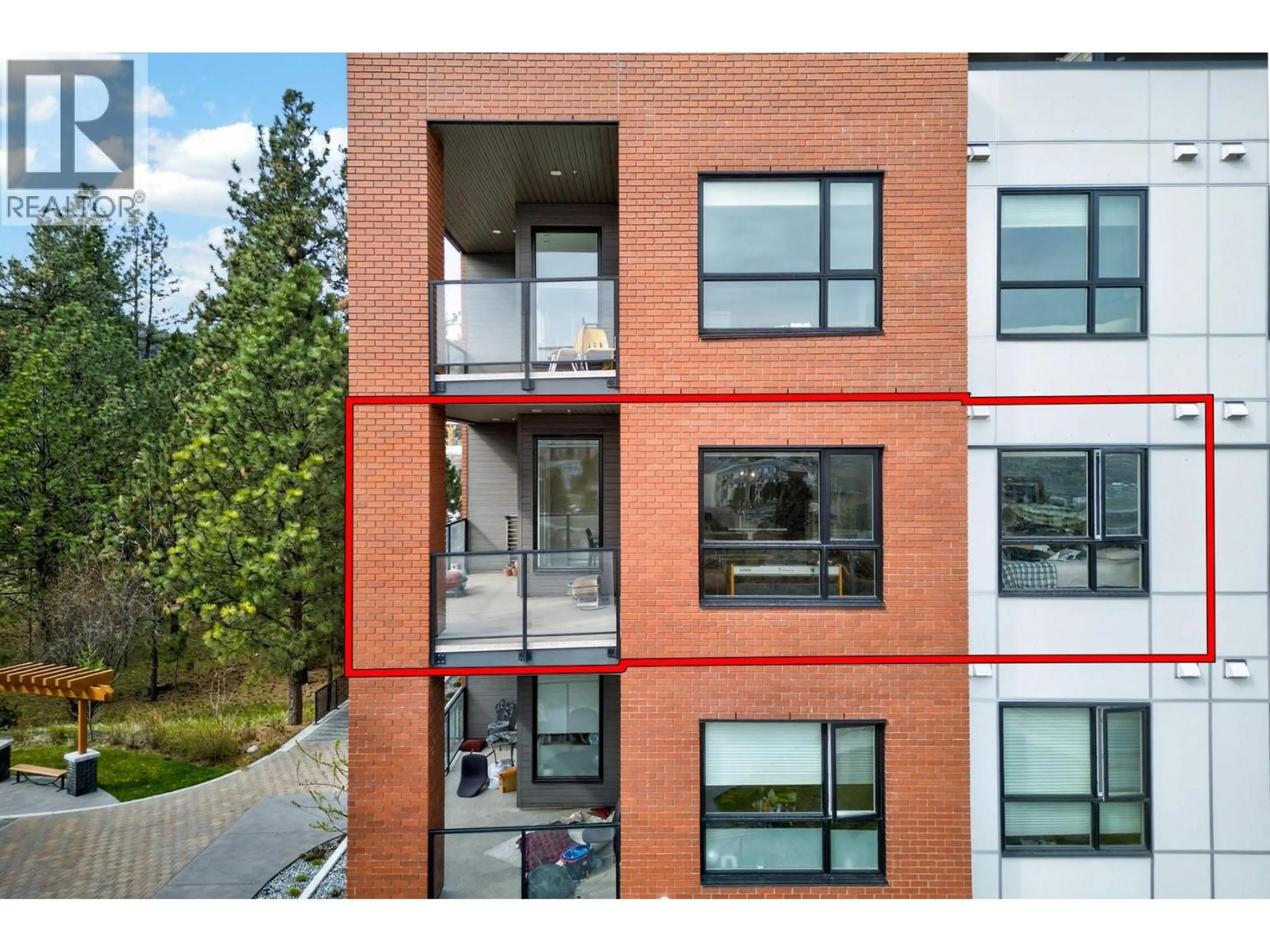 A pic from outside/outdoor area/front of a property/back of a property/a pic from drone, building for 303 - 875 UNIVERSITY DRIVE, Kamloops British Columbia V2C0J8