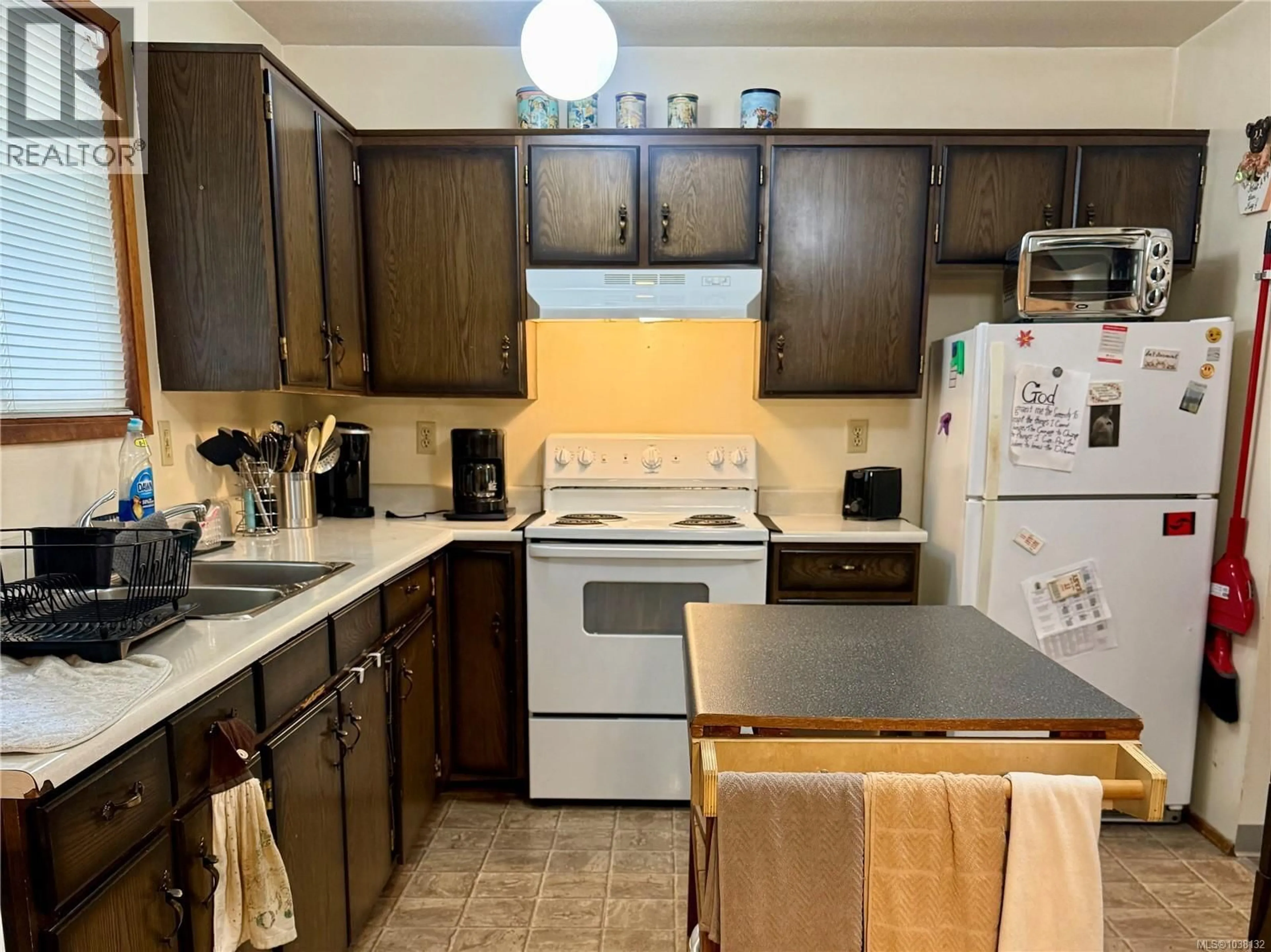 Standard kitchen, unknown for 22 SAVOY ROAD, Lake Cowichan British Columbia V0R2G0