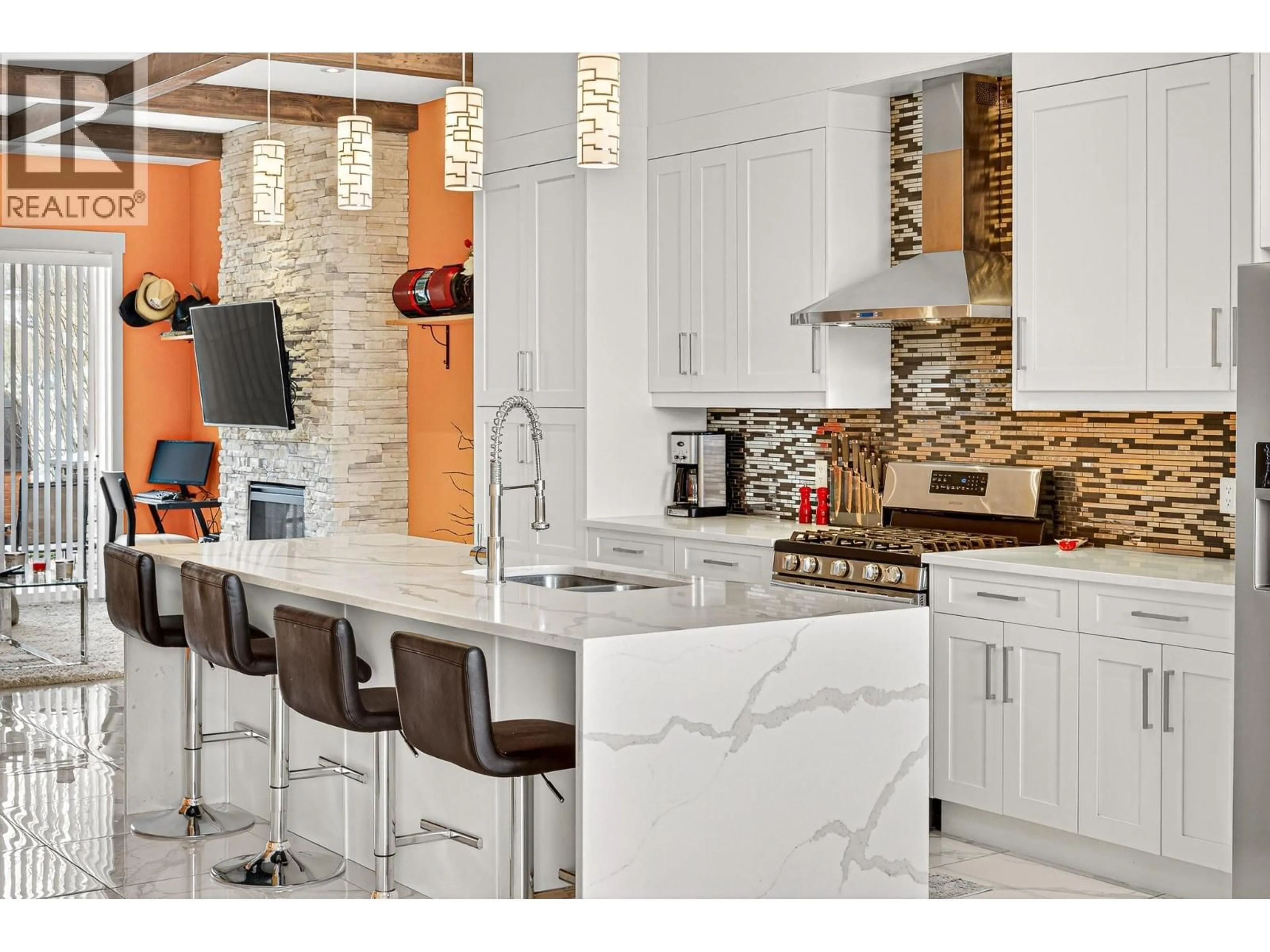 Contemporary kitchen, ceramic/tile floor for 1687 KOOCANUSA LAKE DRIVE, Lake Koocanusa British Columbia V0B1T5