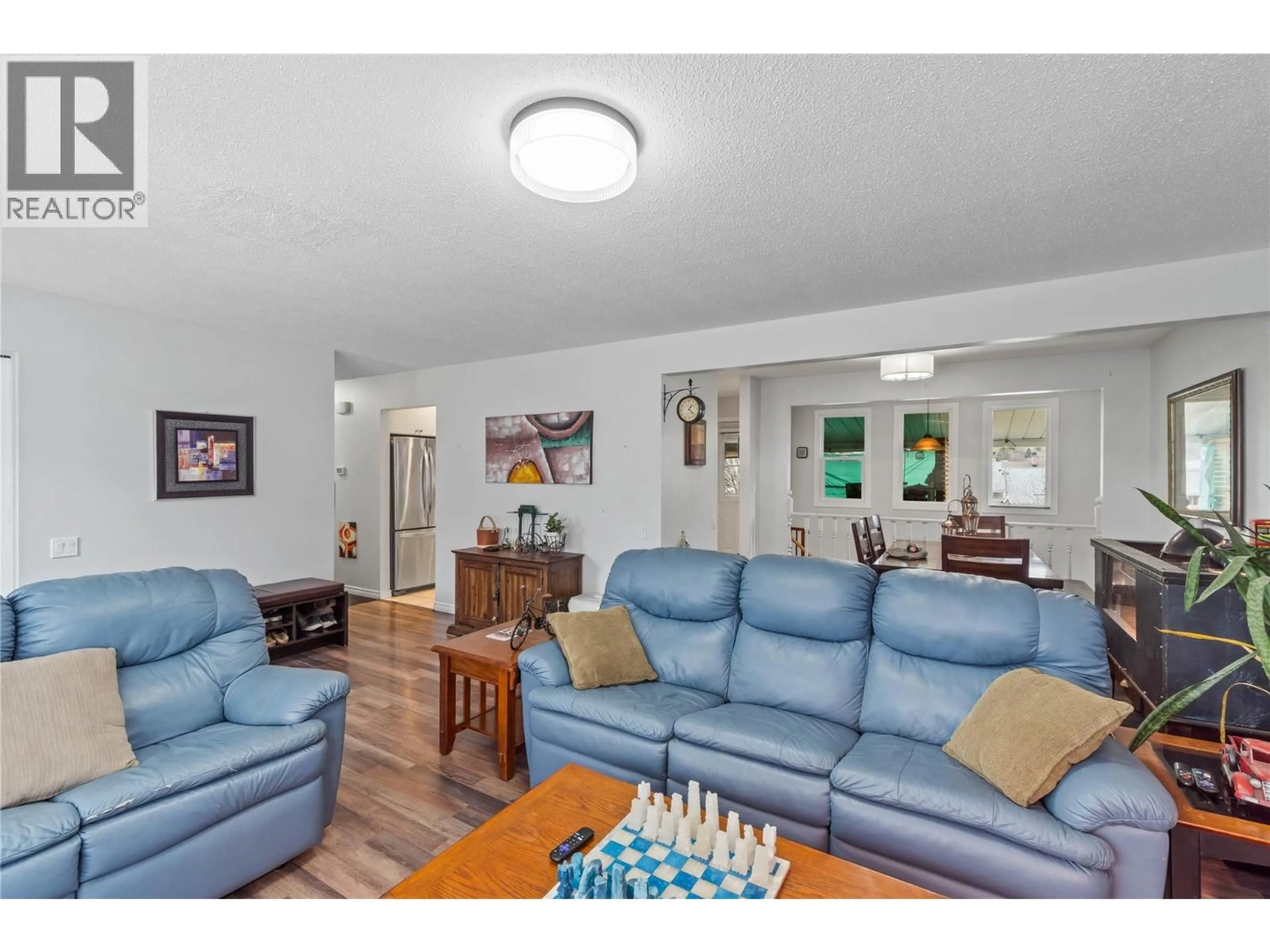 Living room with furniture, unknown for 2536 TUPELA DRIVE, Kamloops British Columbia V2B6V6