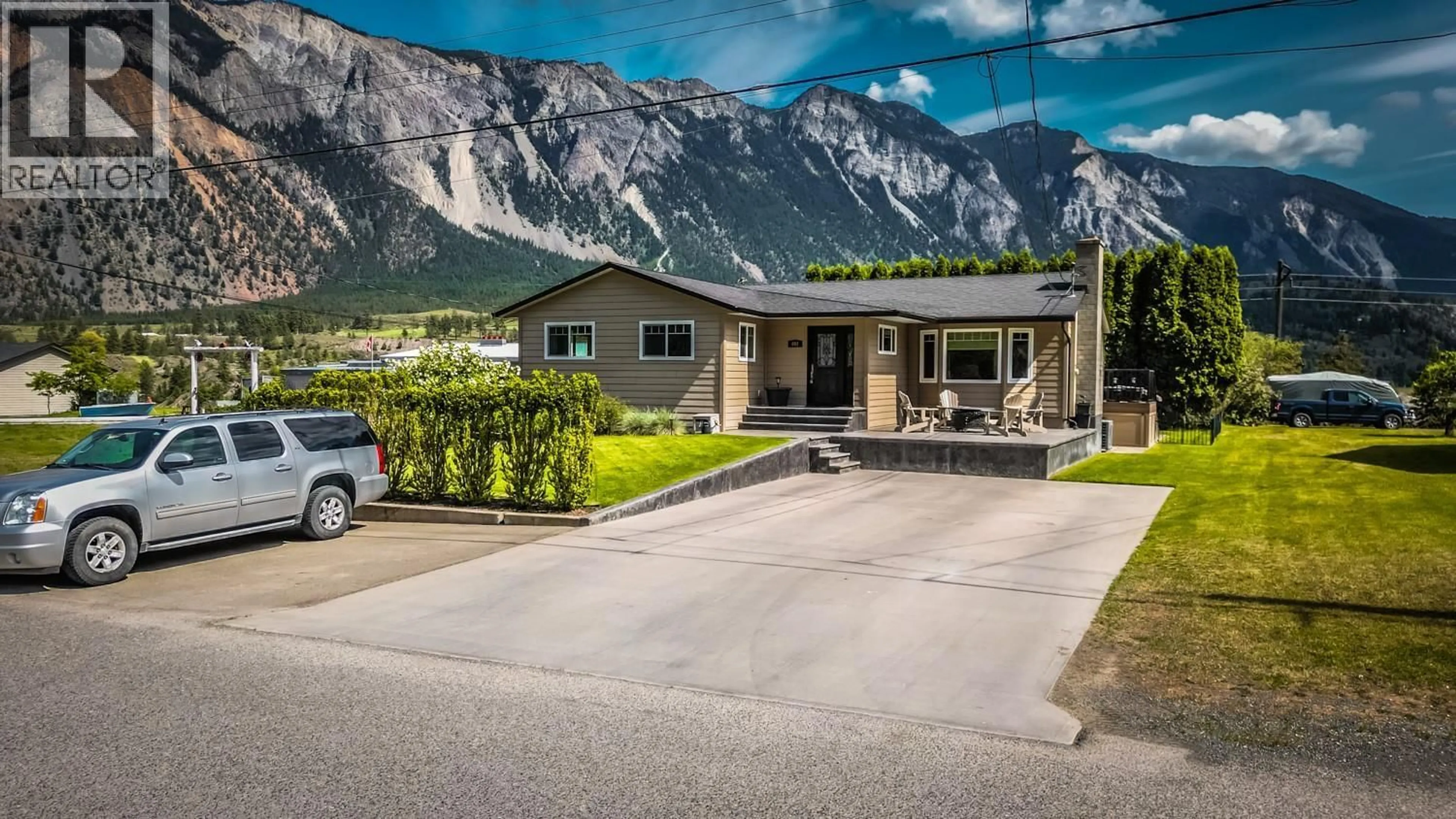 Patio, mountain view for 692 SUMMERS STREET, Lillooet British Columbia V0K1V0