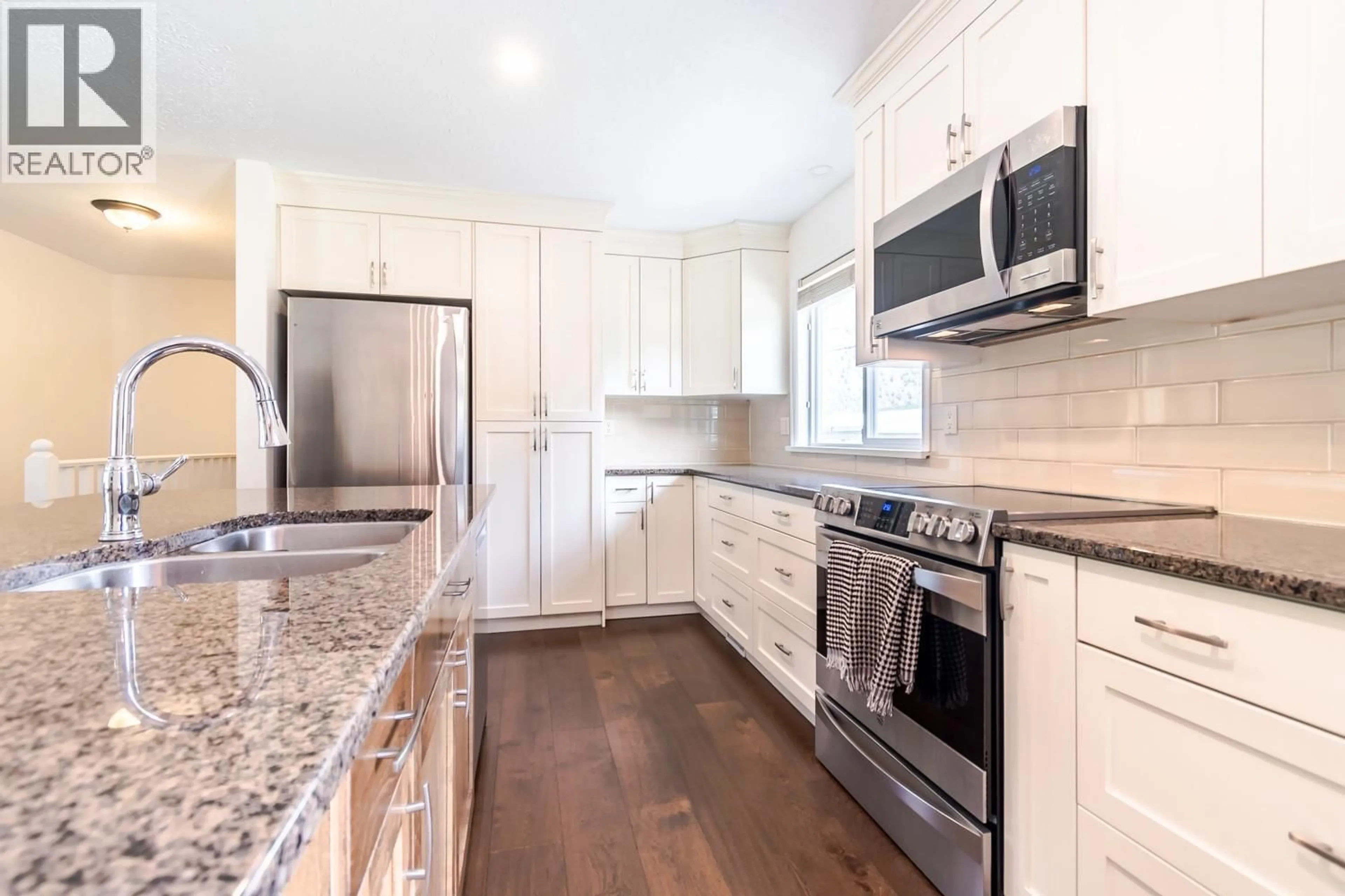 Open concept kitchen, unknown for 692 SUMMERS STREET, Lillooet British Columbia V0K1V0