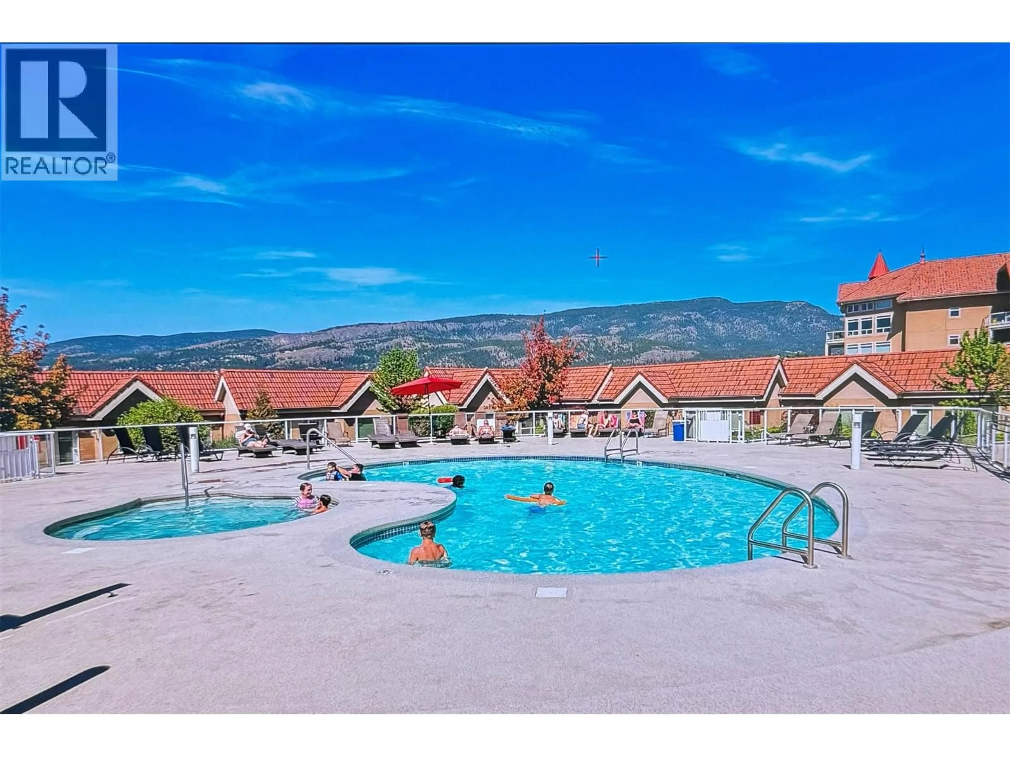 Pool for 331 - 1088 SUNSET DRIVE, Kelowna British Columbia V1Y9W1