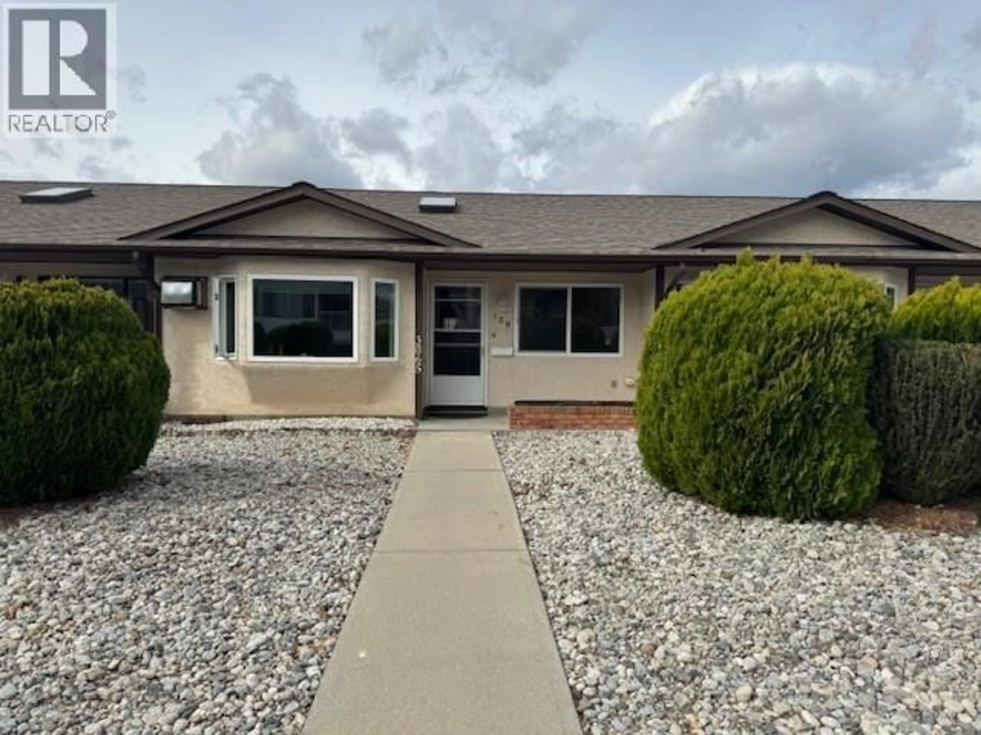 Home with vinyl exterior material, street for 108 - 3065 WILSON STREET, Penticton British Columbia V2A7K3