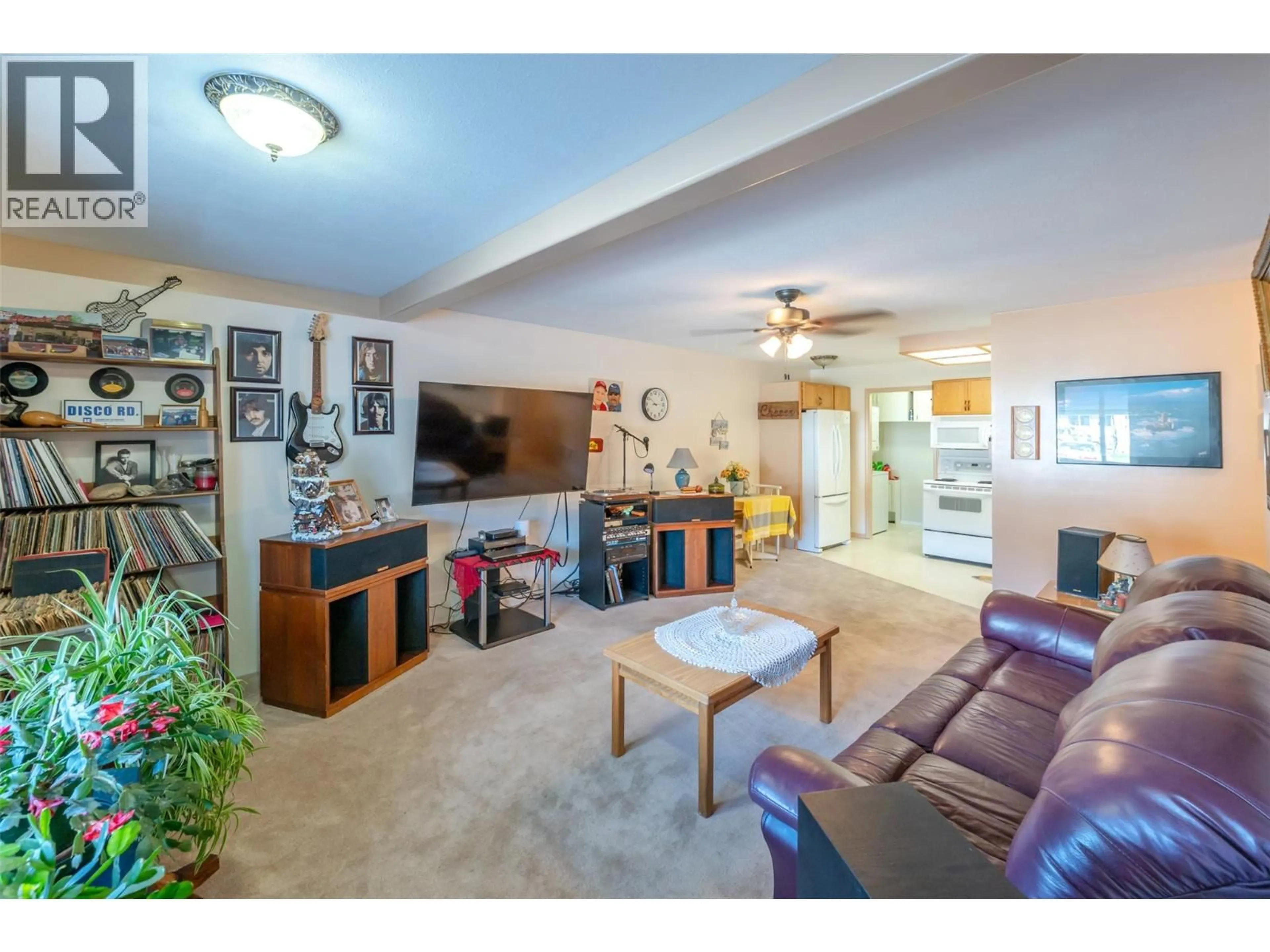 Living room with furniture, unknown for 8 - 5862 AIRPORT STREET, Oliver British Columbia V0H1T0