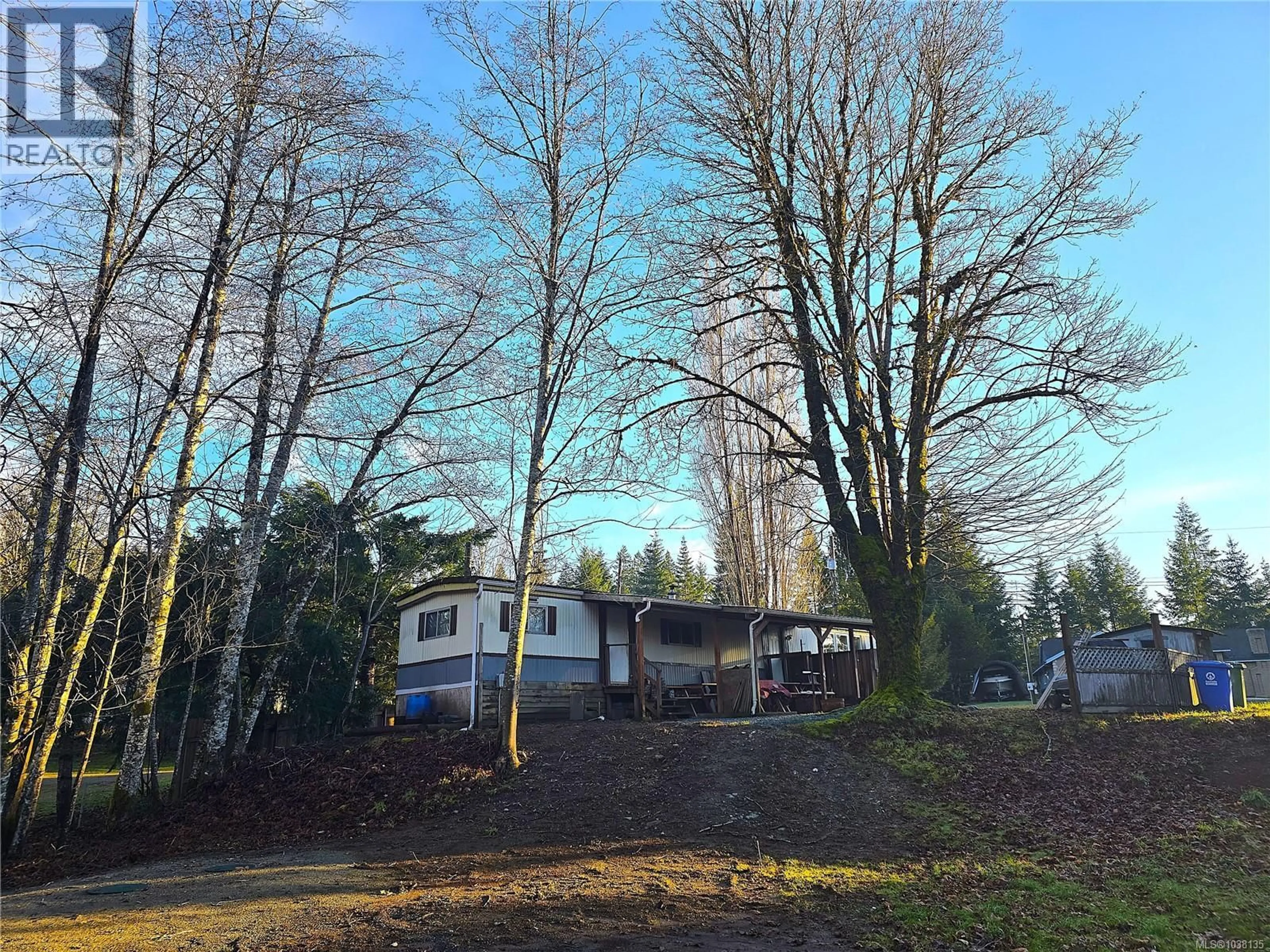 A pic from outside/outdoor area/front of a property/back of a property/a pic from drone, forest/trees view for 3 - 2831 BURDE STREET, Port Alberni British Columbia V9Y7M4