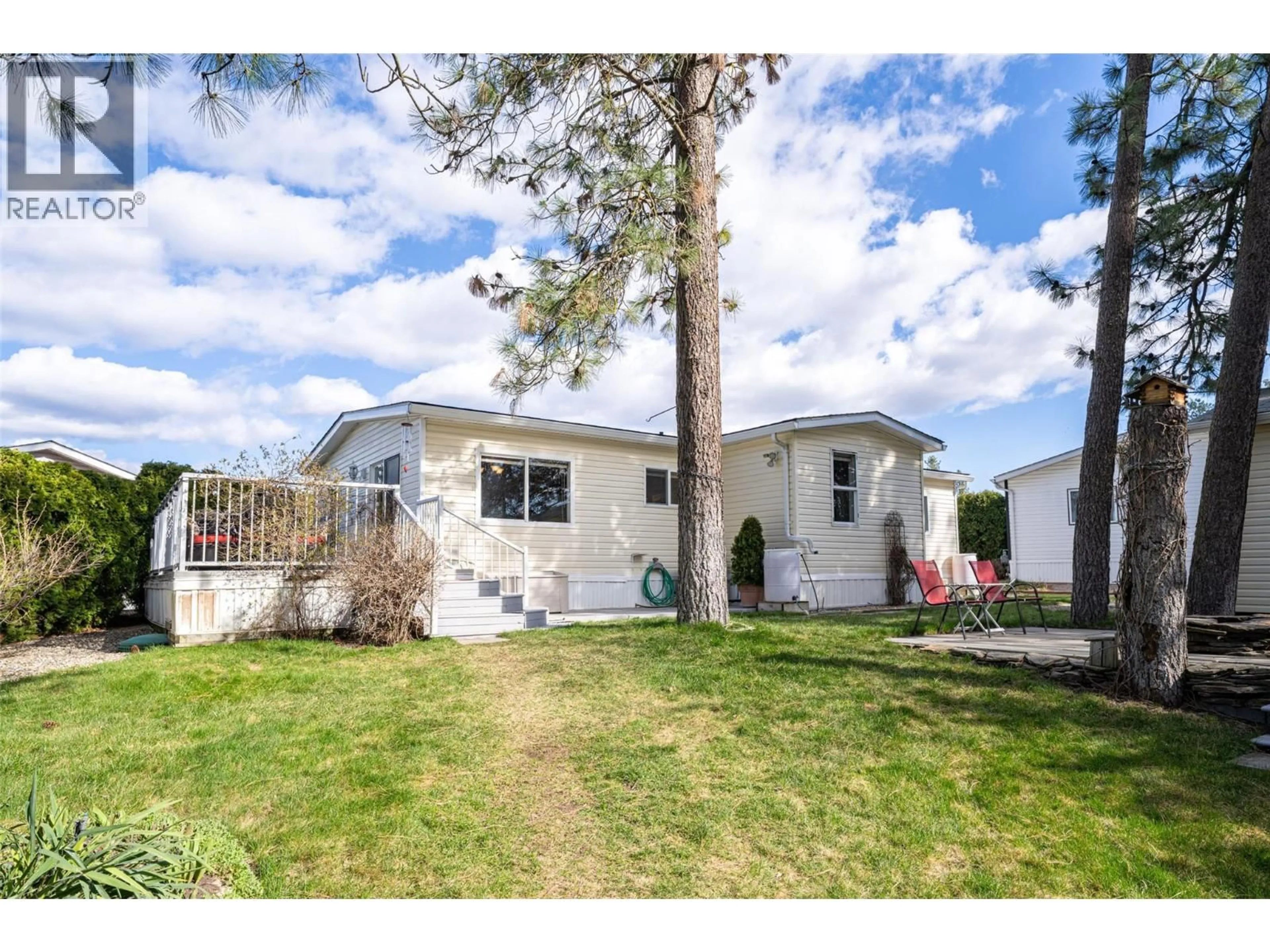 Home with vinyl exterior material, street for 5 - 9510 97N HIGHWAY, Vernon British Columbia V1H1R8