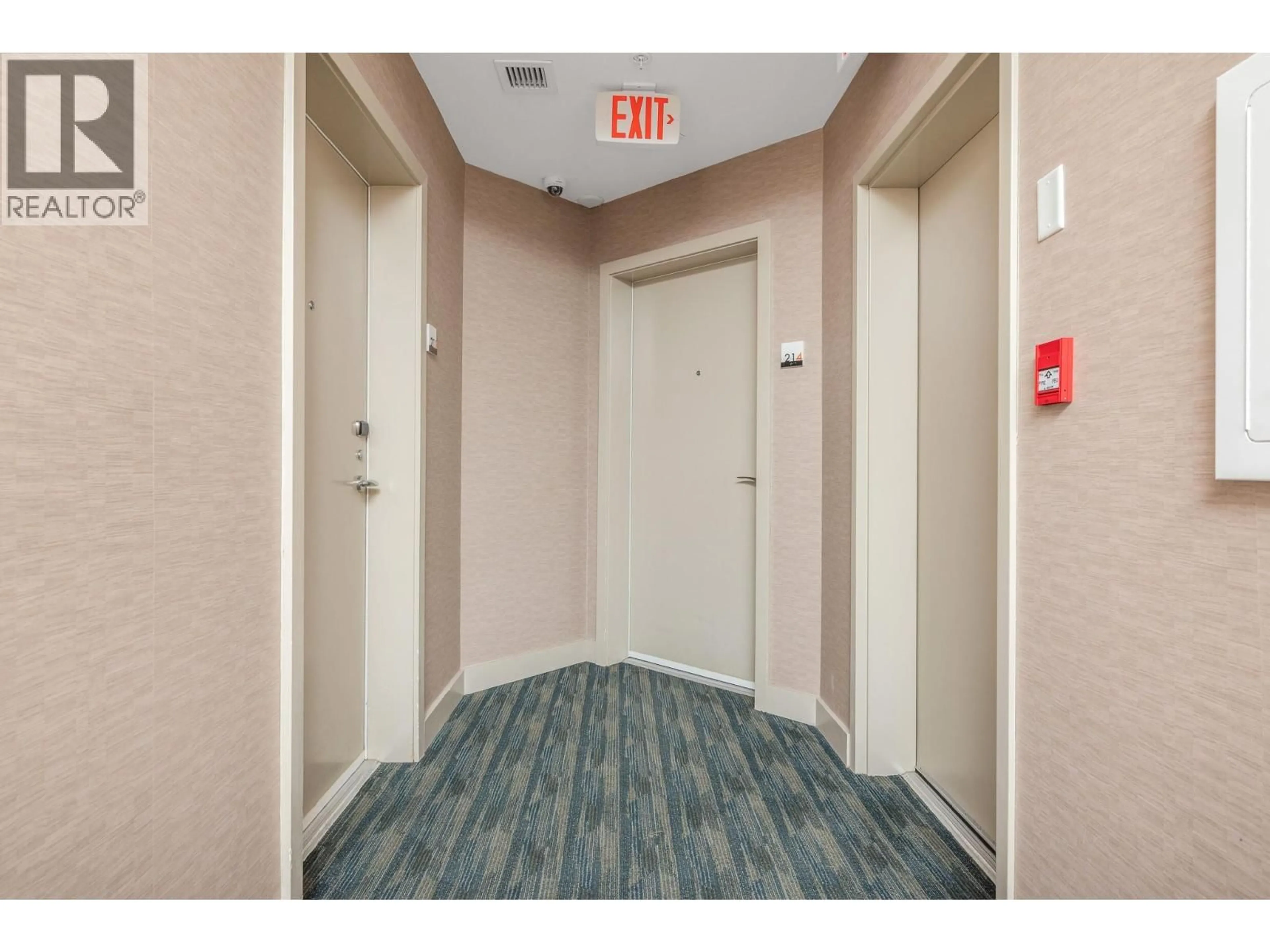 Indoor foyer for 214 - 30 MONASHEE ROAD, Silver Star British Columbia V1B0S8