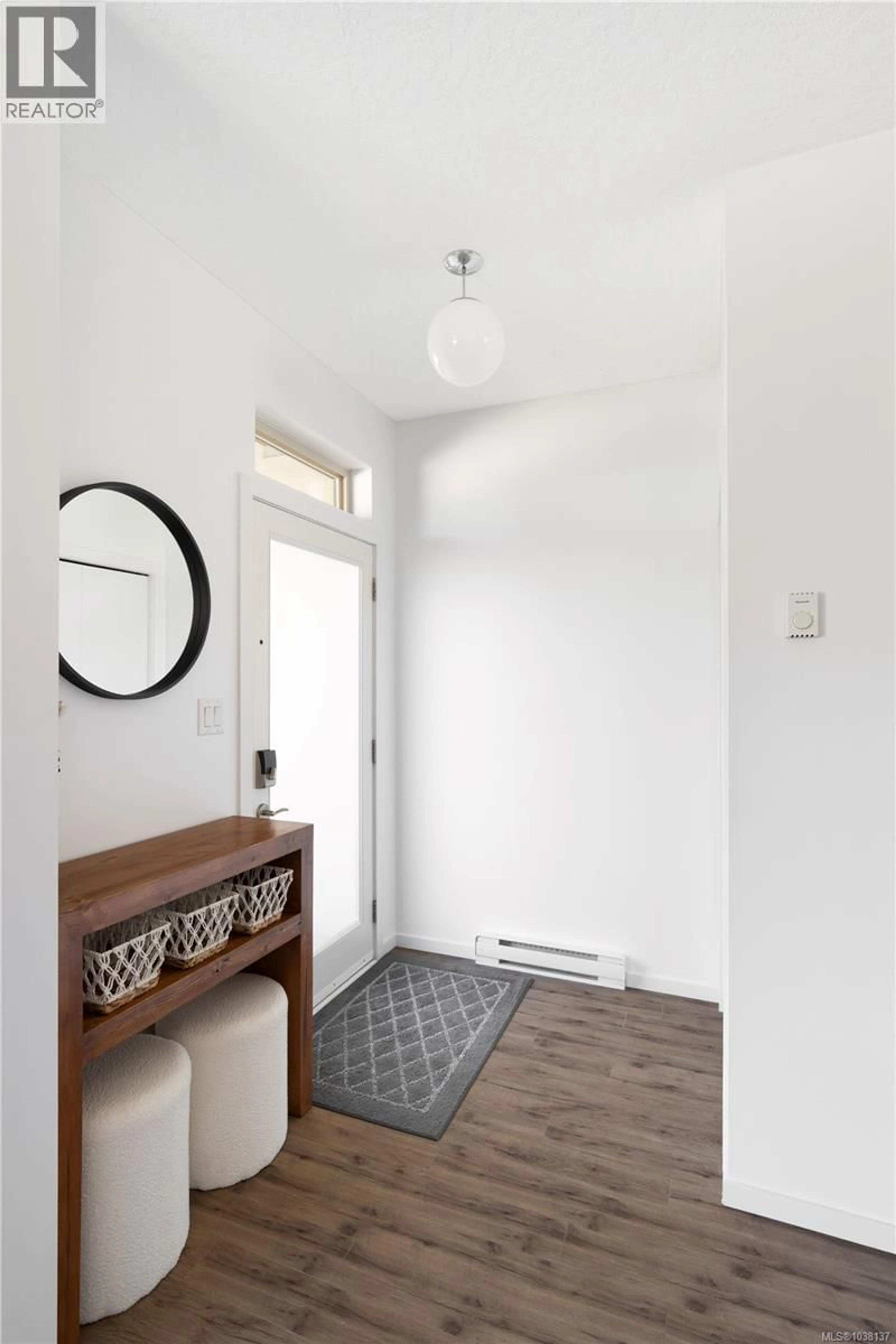 Indoor entryway for 6353 WILLOWPARK WAY, Sooke British Columbia V9Z1L9