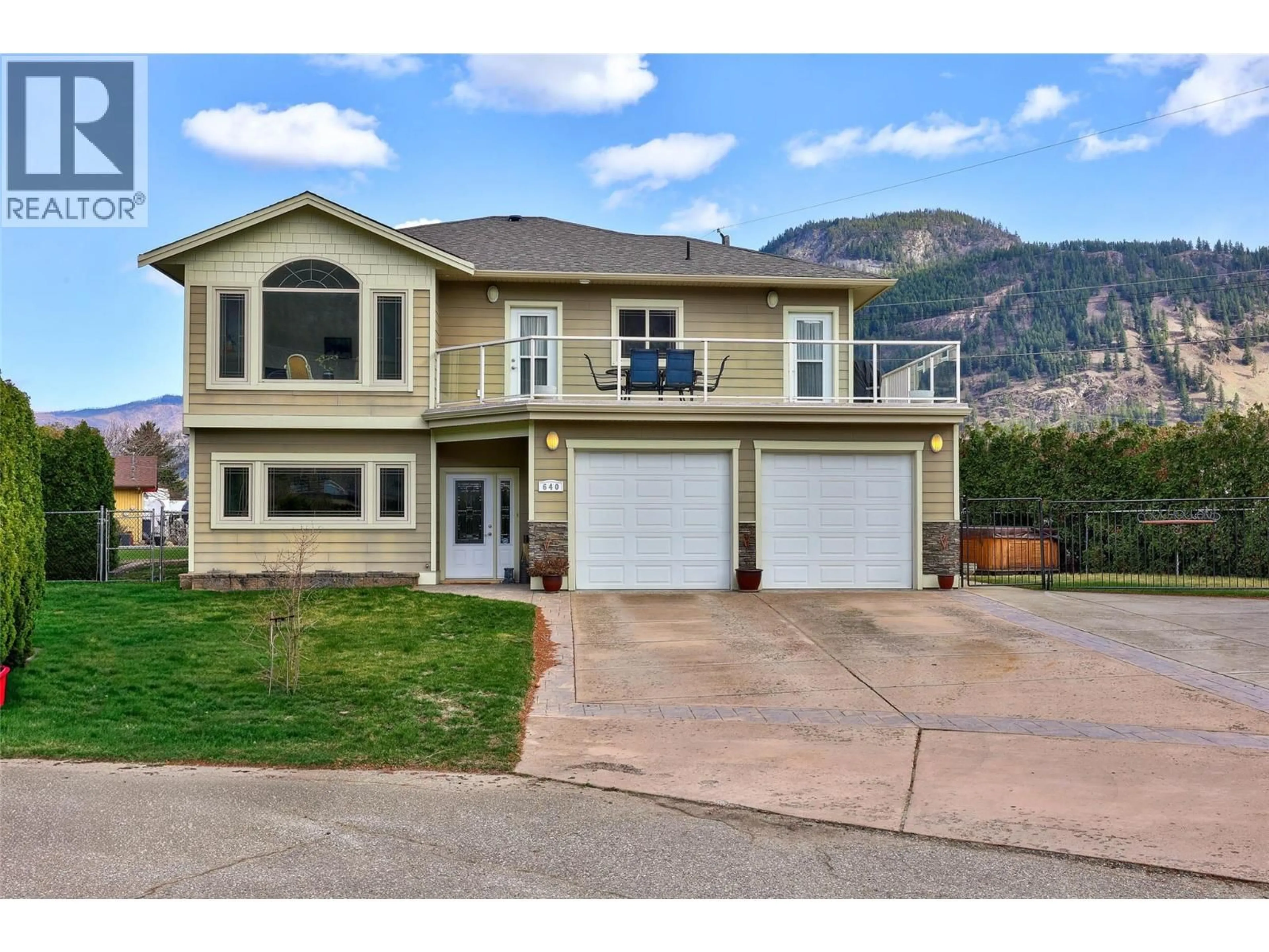 Home with vinyl exterior material, mountain view for 640 HYSOP PLACE, Chase British Columbia V0E1M0